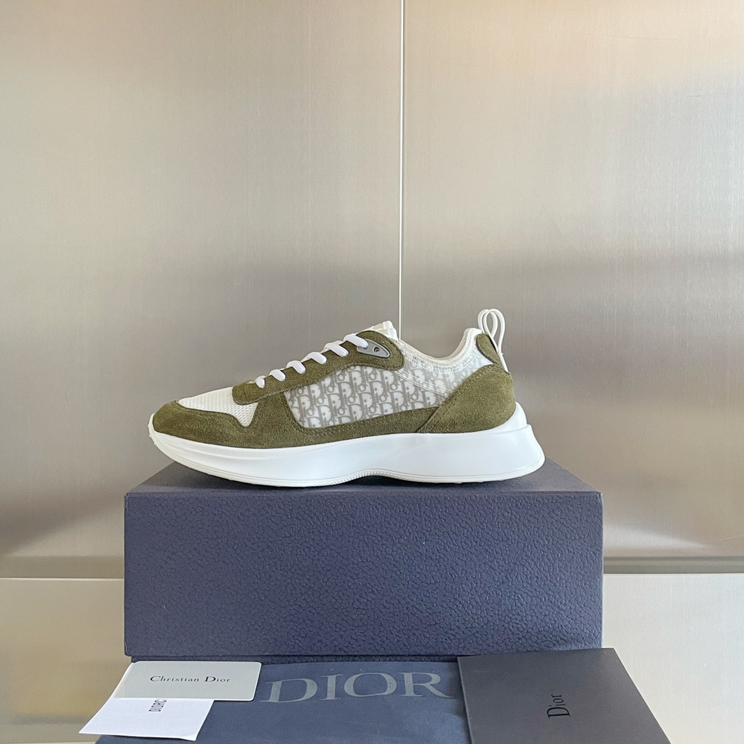 UA D10r B25 Runner Sneaker