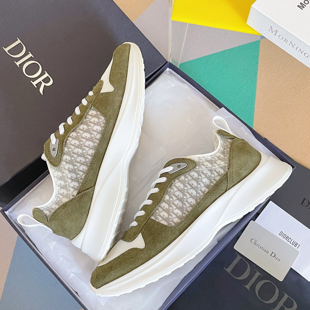 UA D10r B25 Runner Sneaker
