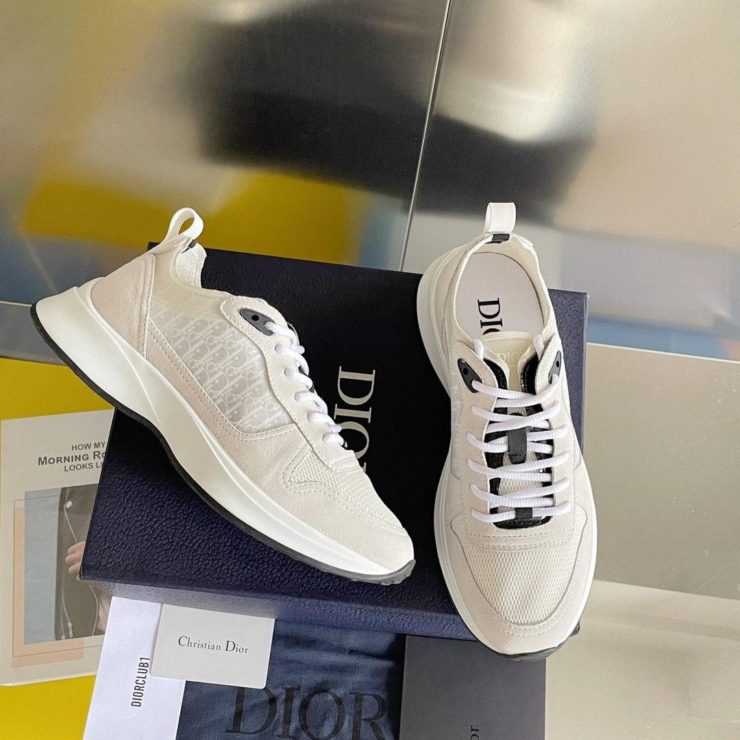 UA D10r B25 Runner Sneaker