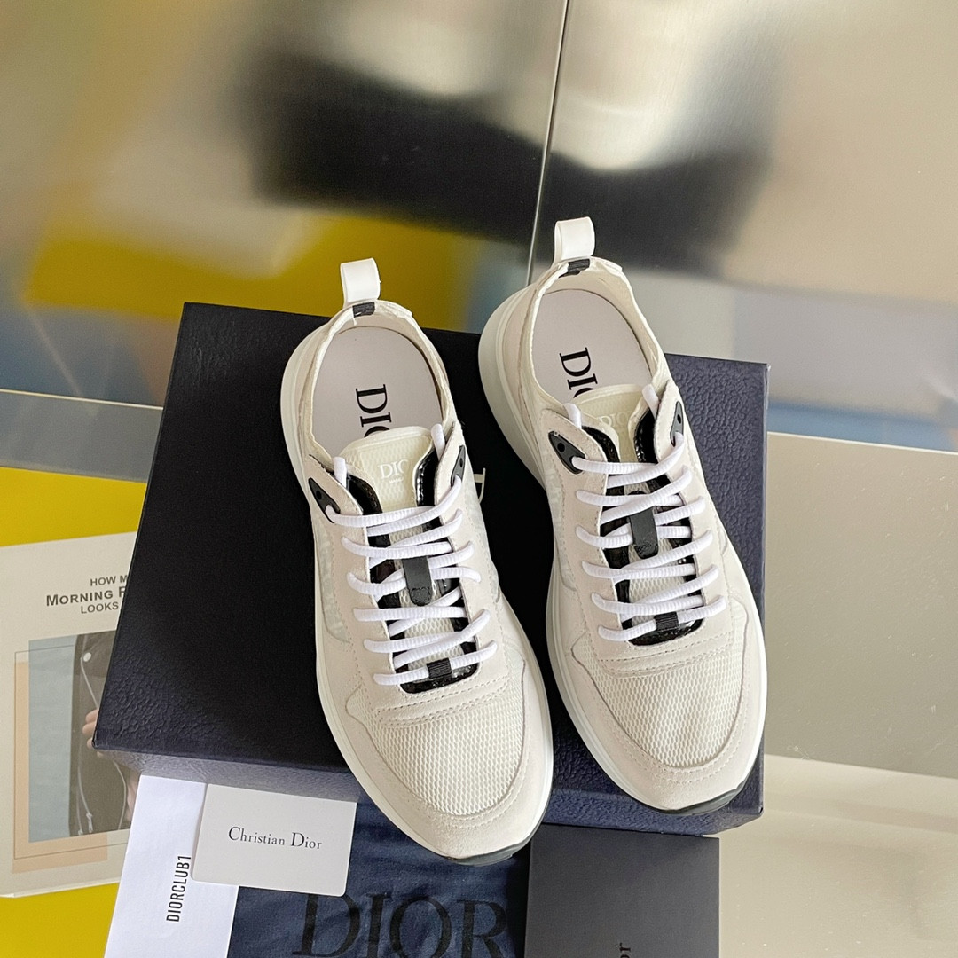 UA D10r B25 Runner Sneaker