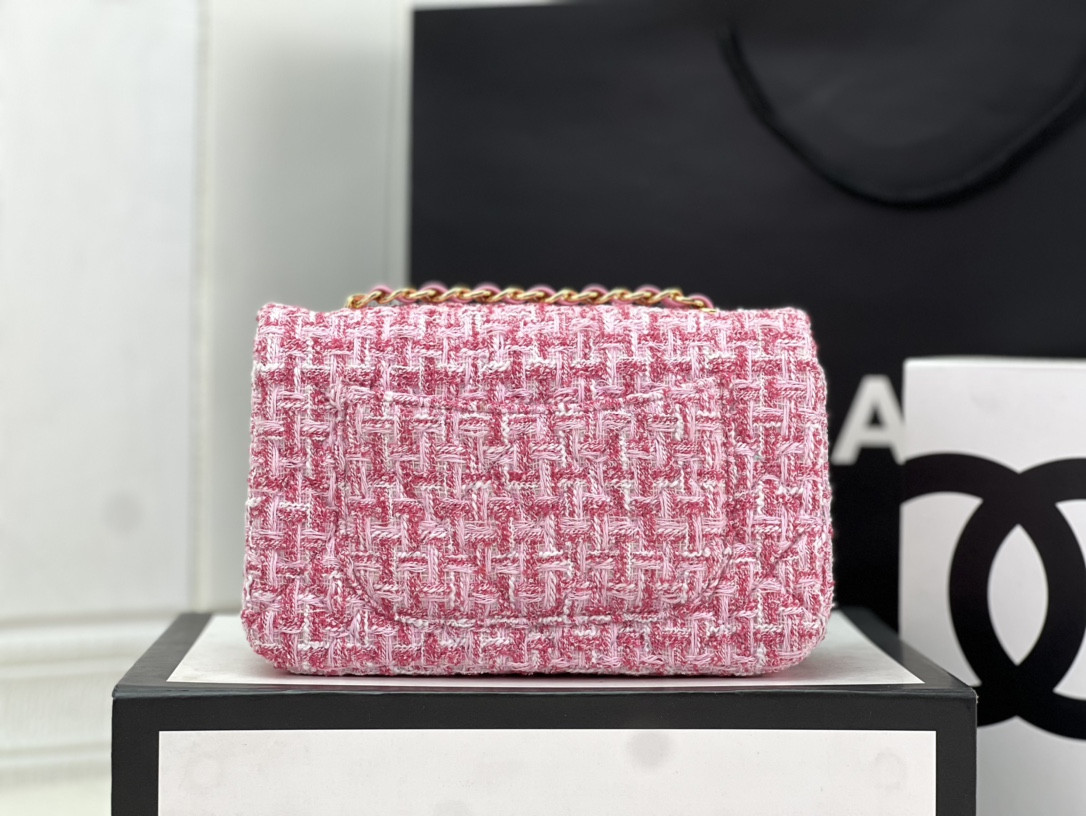 Ch**el Classic Flap Bag 20cm