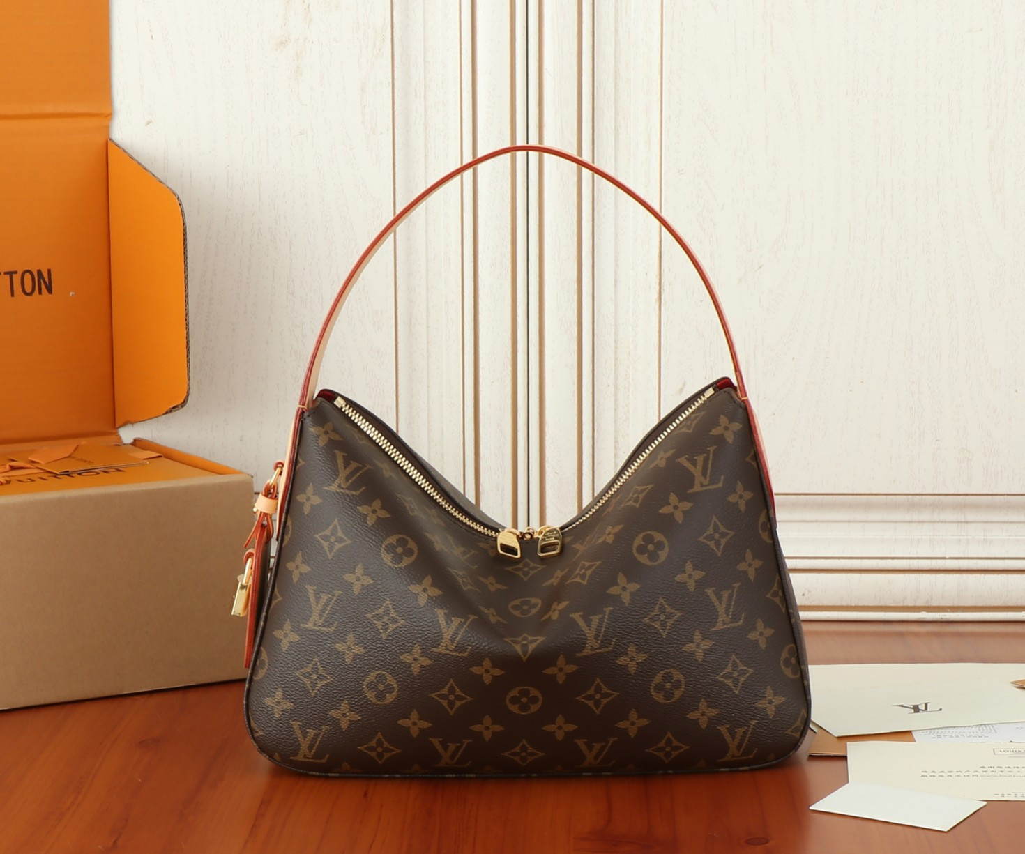 LV Slouchy PM M11952 22 x 9 x 33 cm