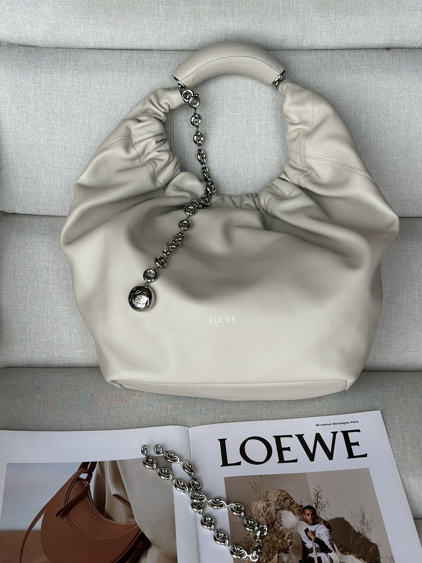 L0ew* Medium Squeeze bag in mellow nappa lambskin 34x33x13.5cm