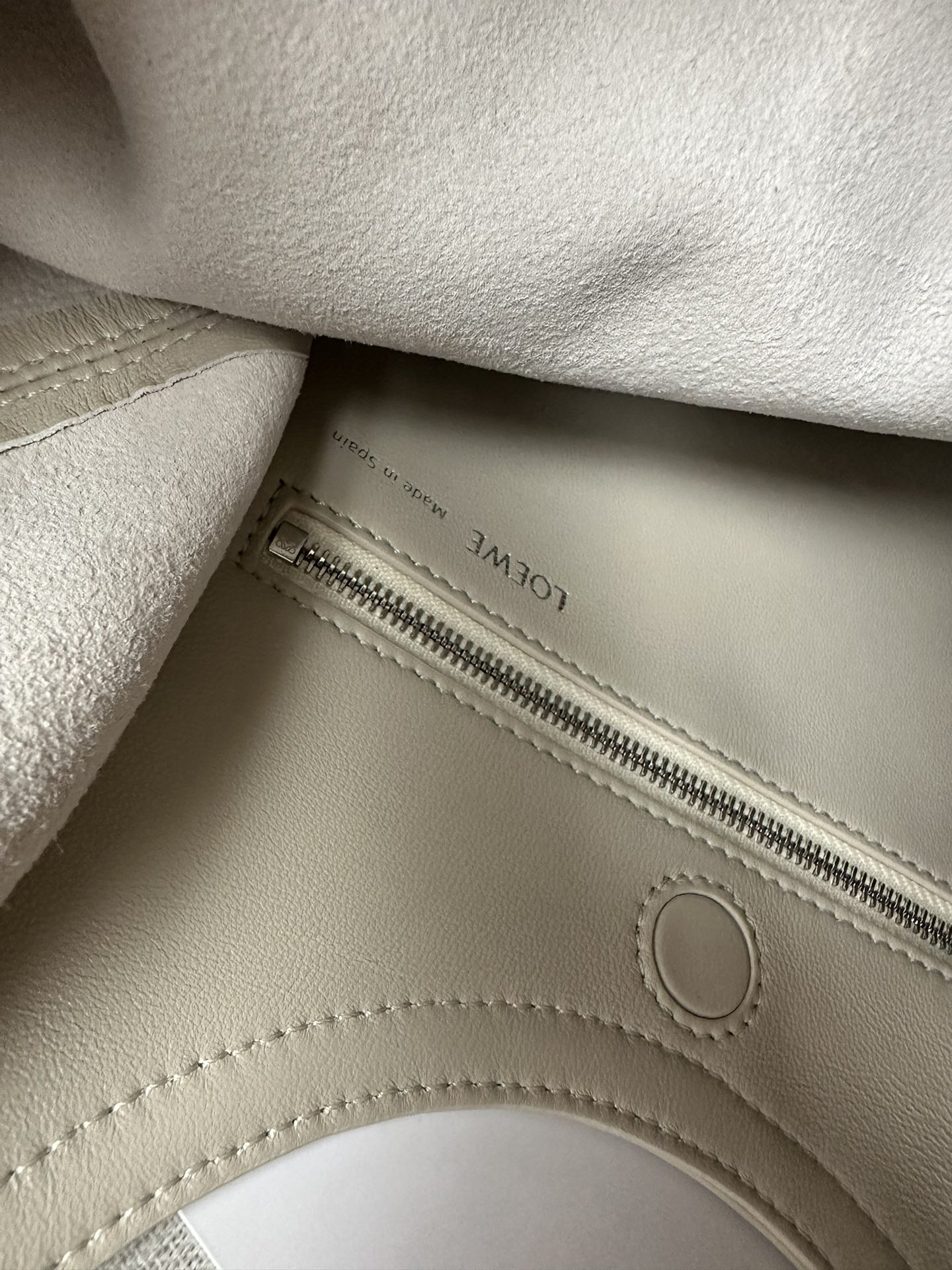 L0ew* Medium Squeeze bag in mellow nappa lambskin 34x33x13.5cm