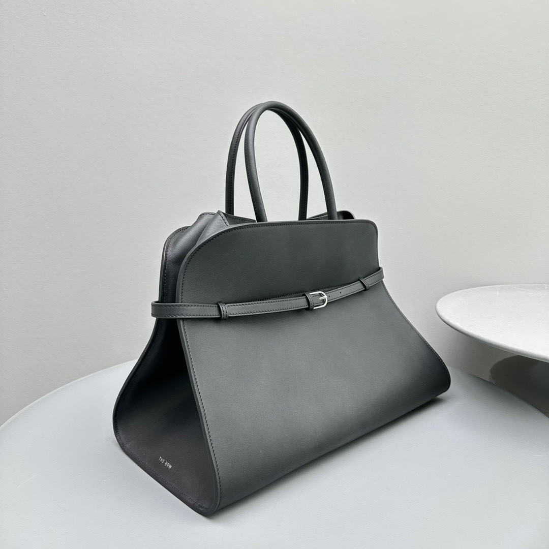The R0w Margaux belt 15 38.5x16x30cm