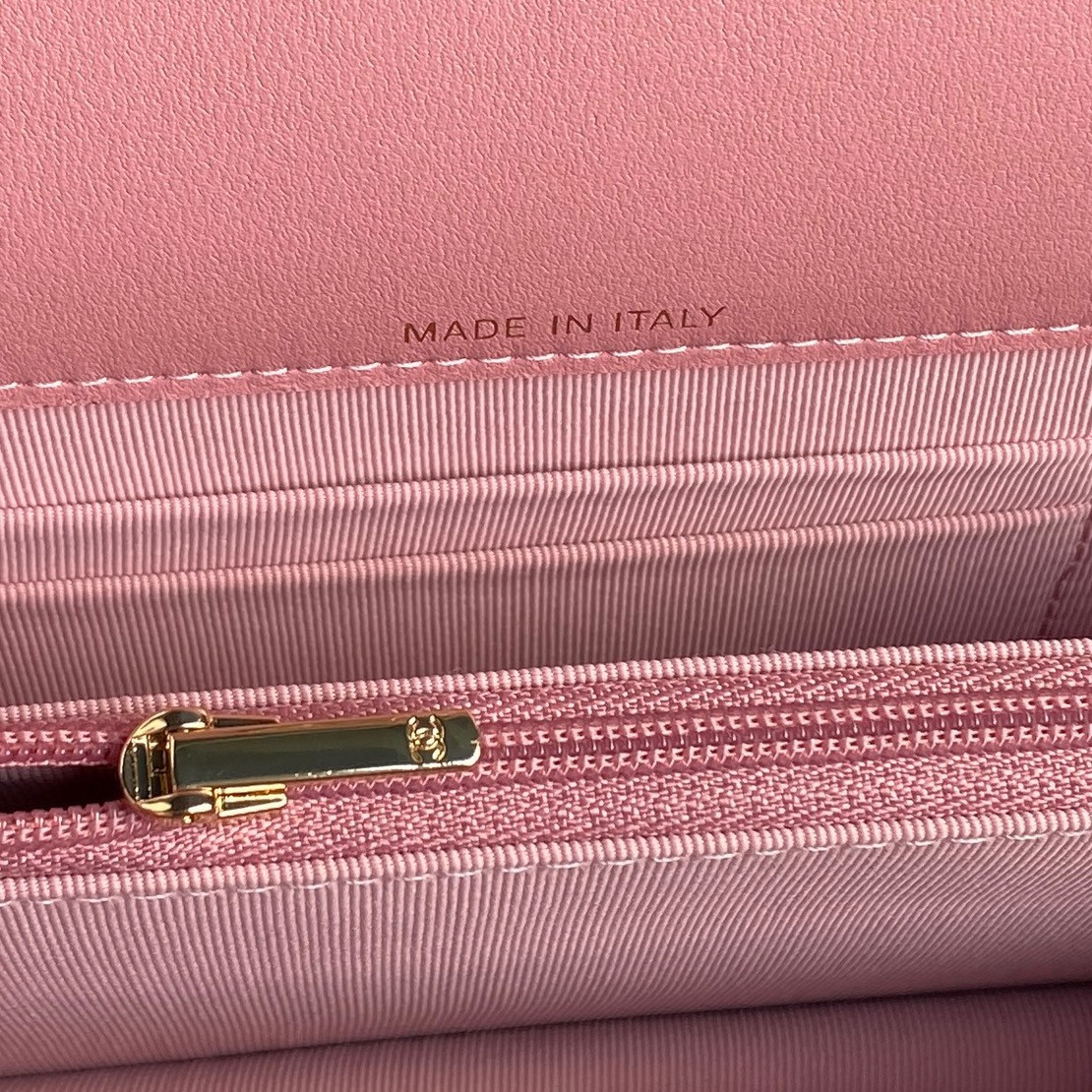 Ch**el Clutch With Chain   19cm