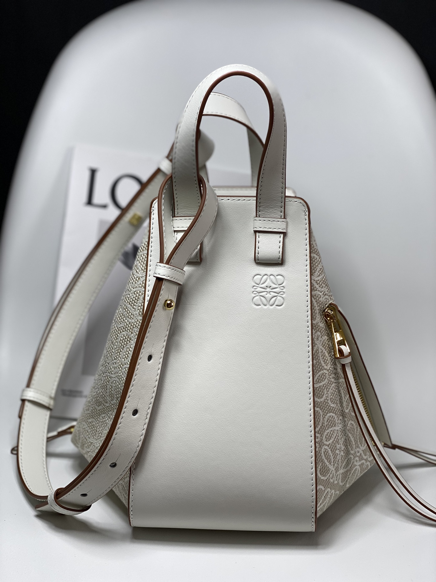 L0ew* Small Hammock bag in soft grained calfskin 30x13.5x25cm