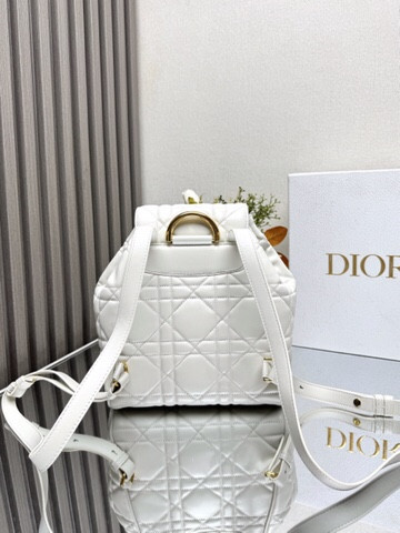 D10r Caro Backpack Medium 23 x 26.7 x 12.5 cm