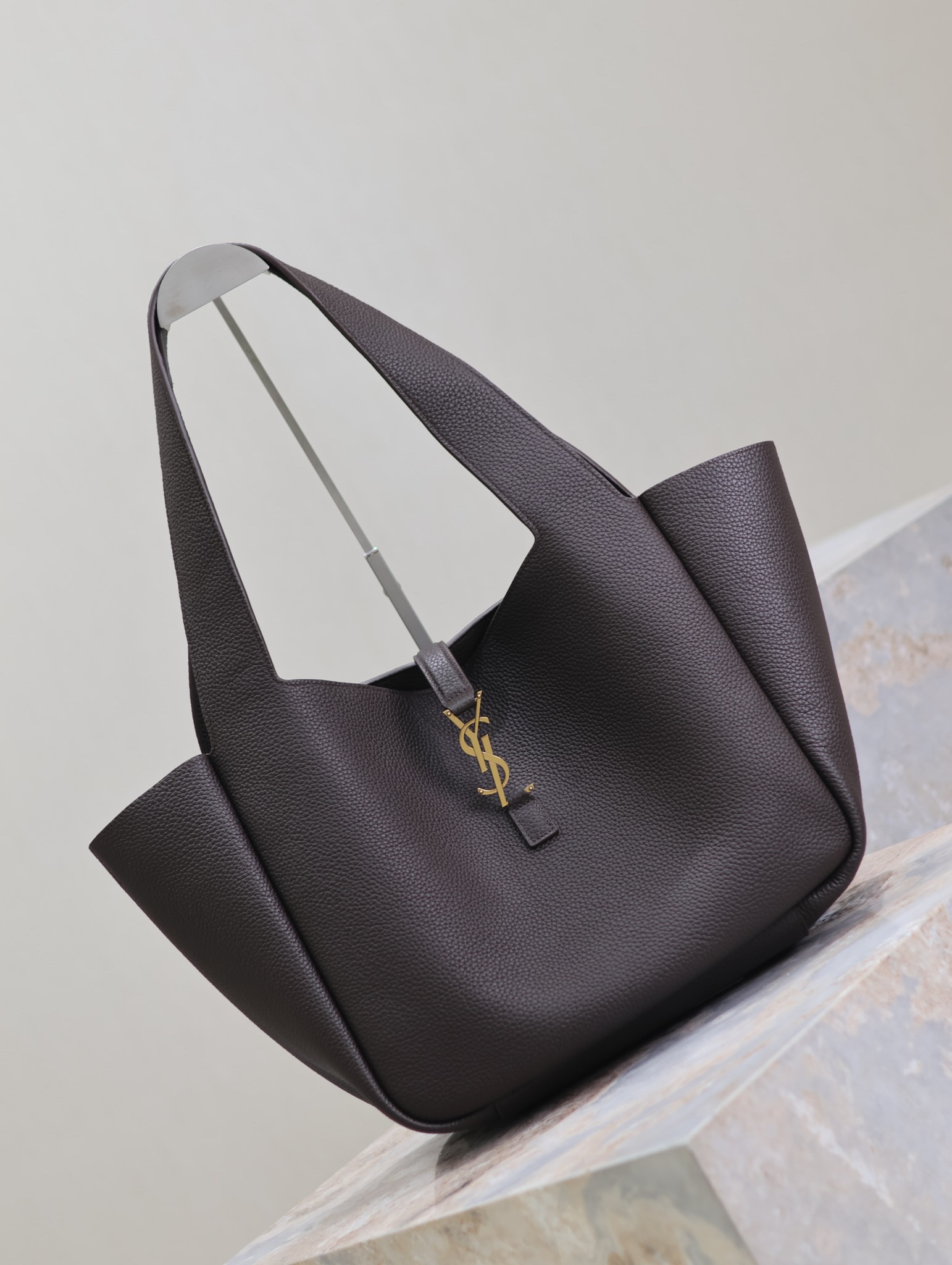 Y51 LE 5 À 7 BEA in grained leather 50×28×18cm