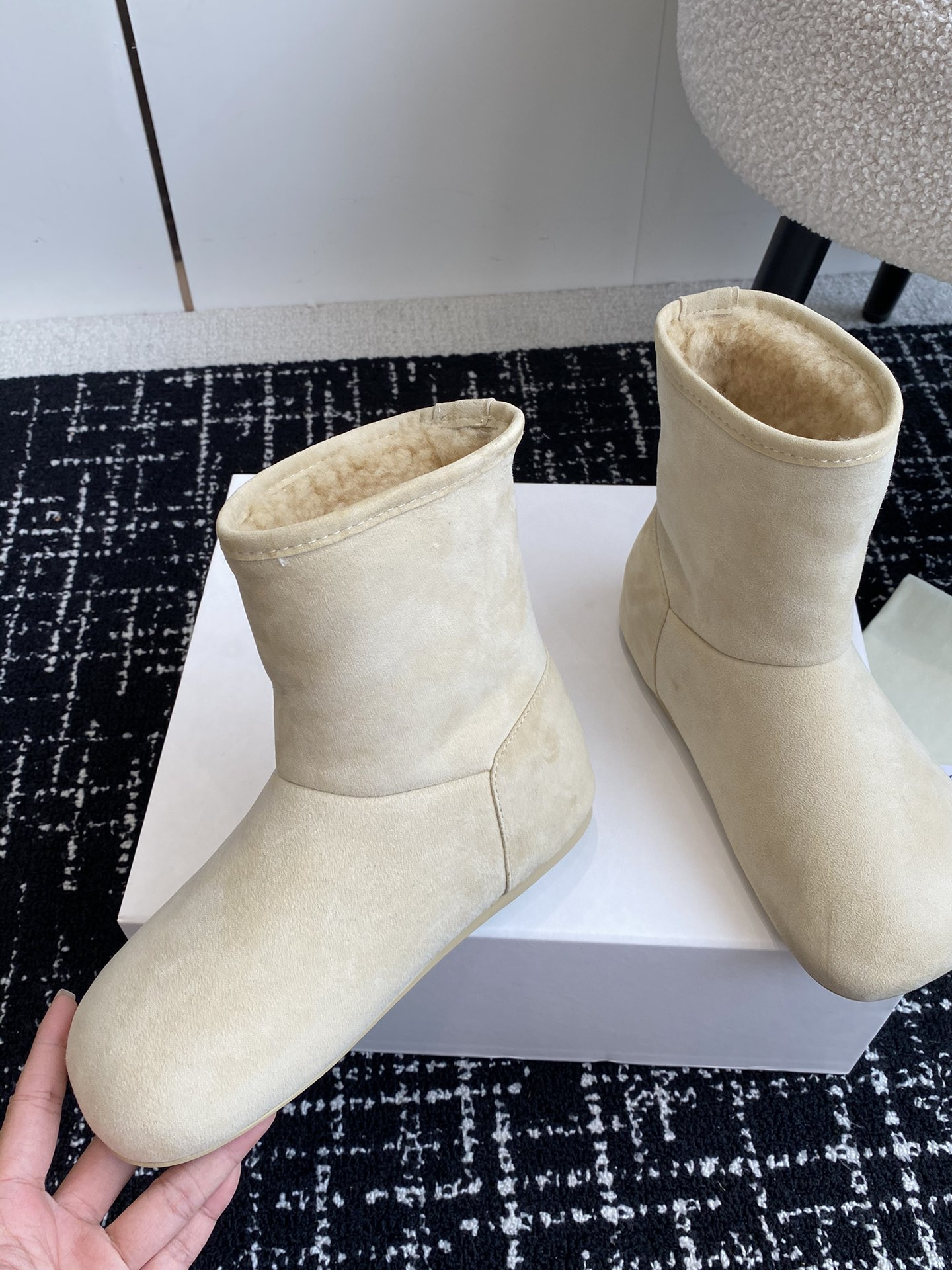 UA L0ew* Boot