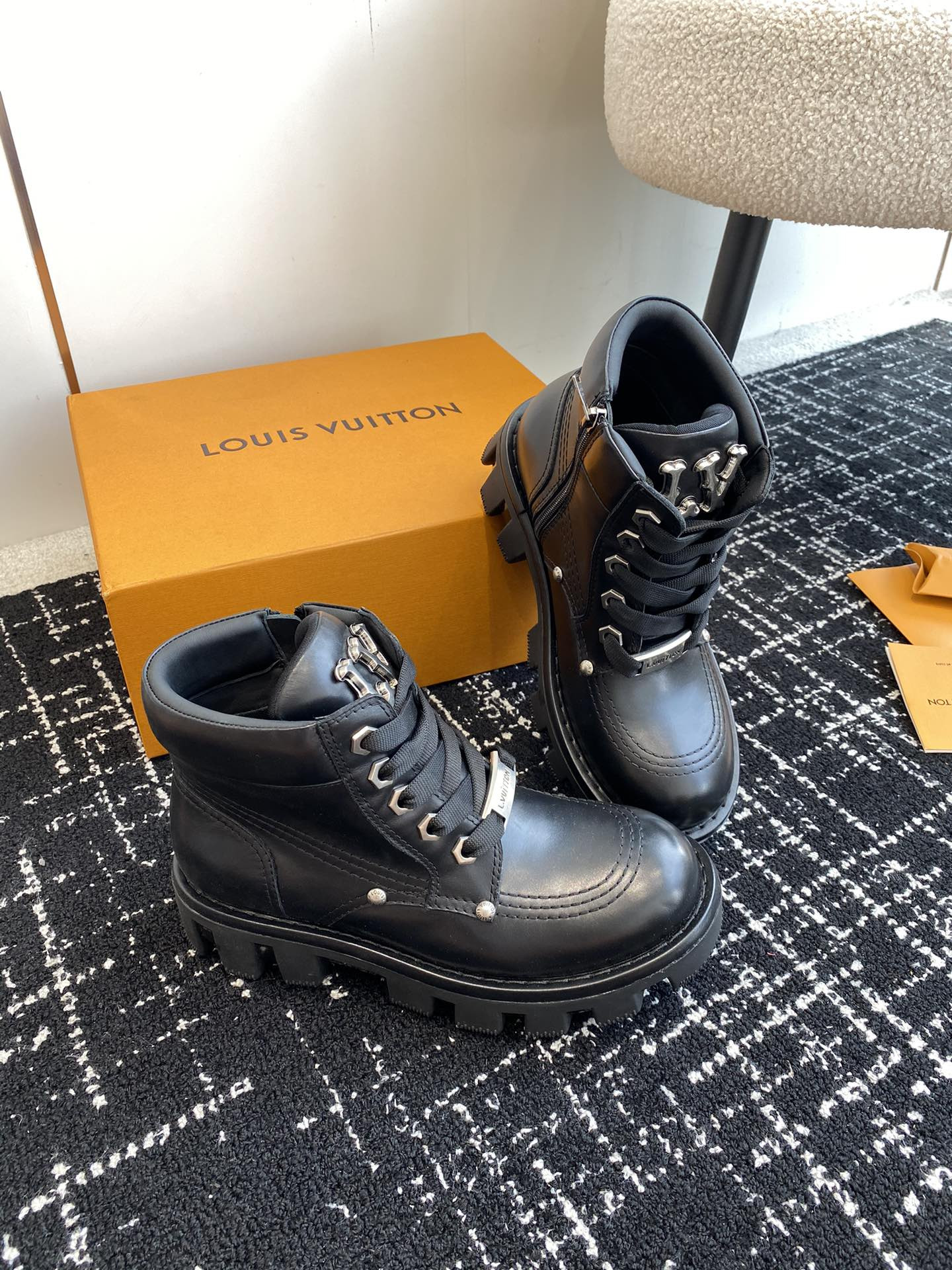 UA LV Boot
