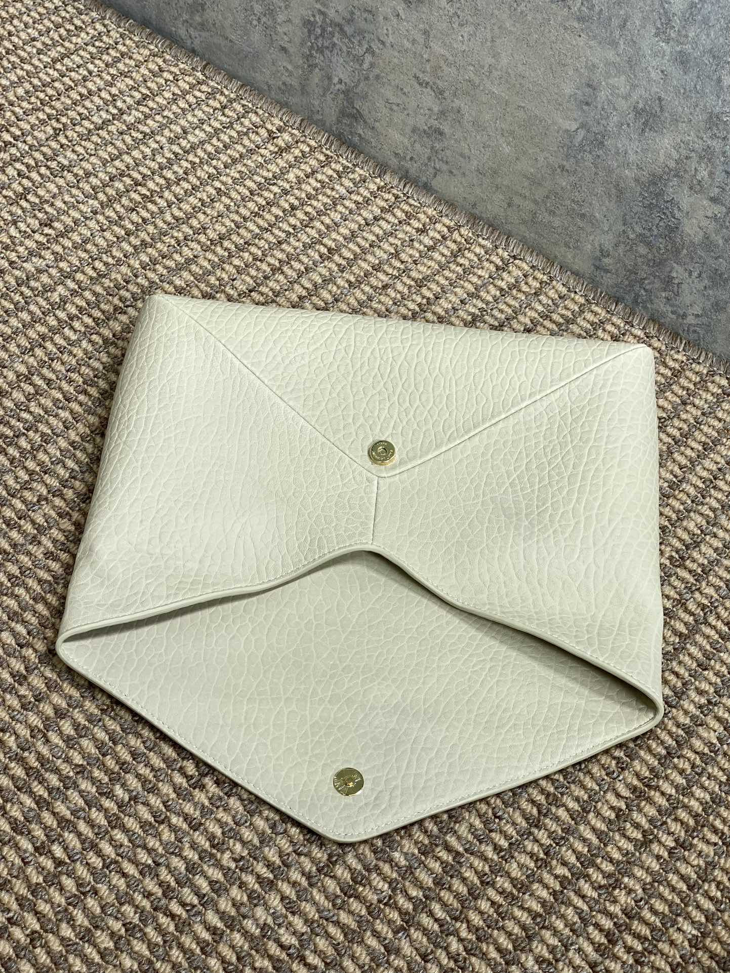 Y51 CASSANDRE large envelope pouch in lambskin 29.5x18x4.5cm