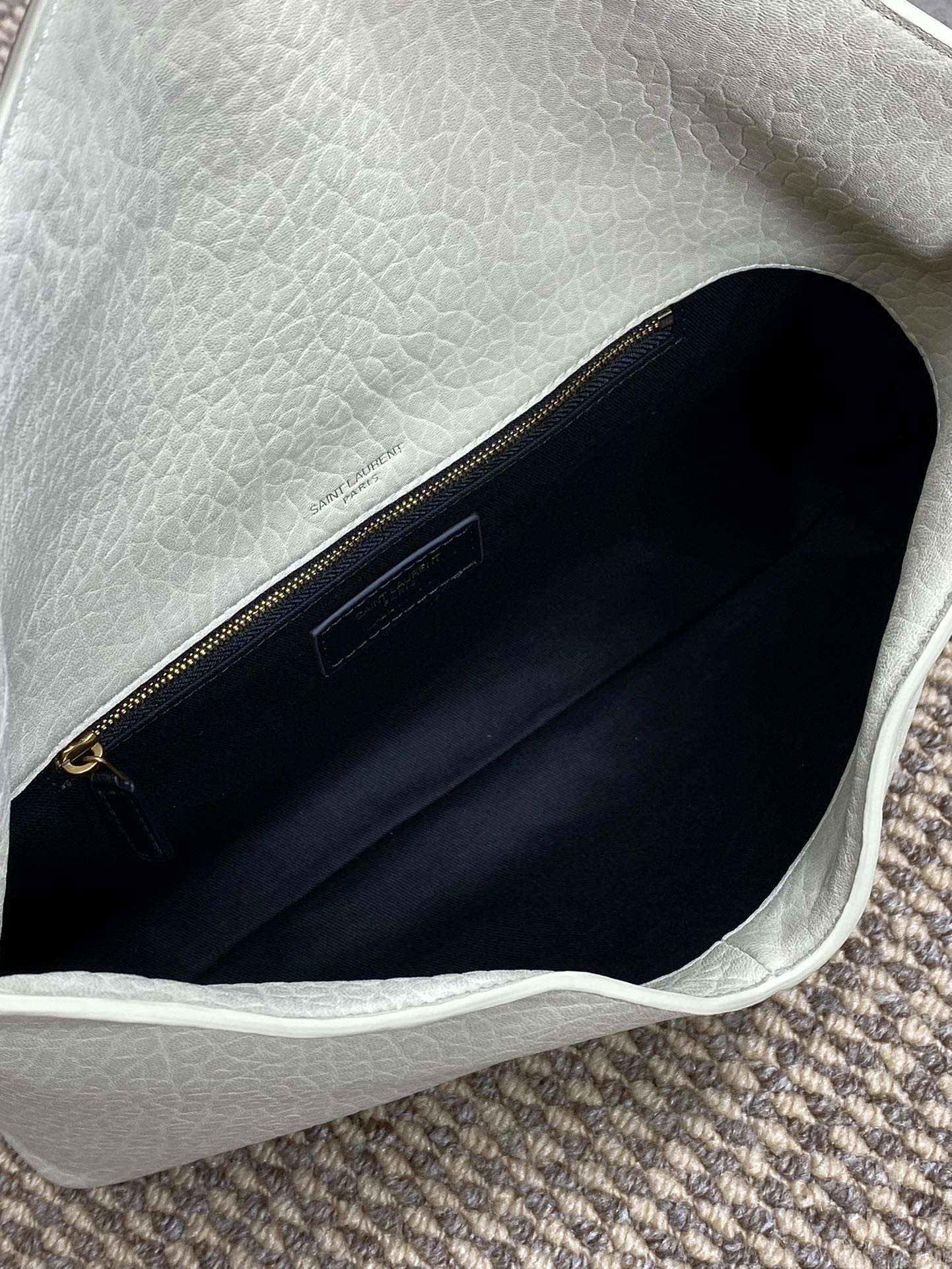 Y51 CASSANDRE large envelope pouch in lambskin 29.5x18x4.5cm