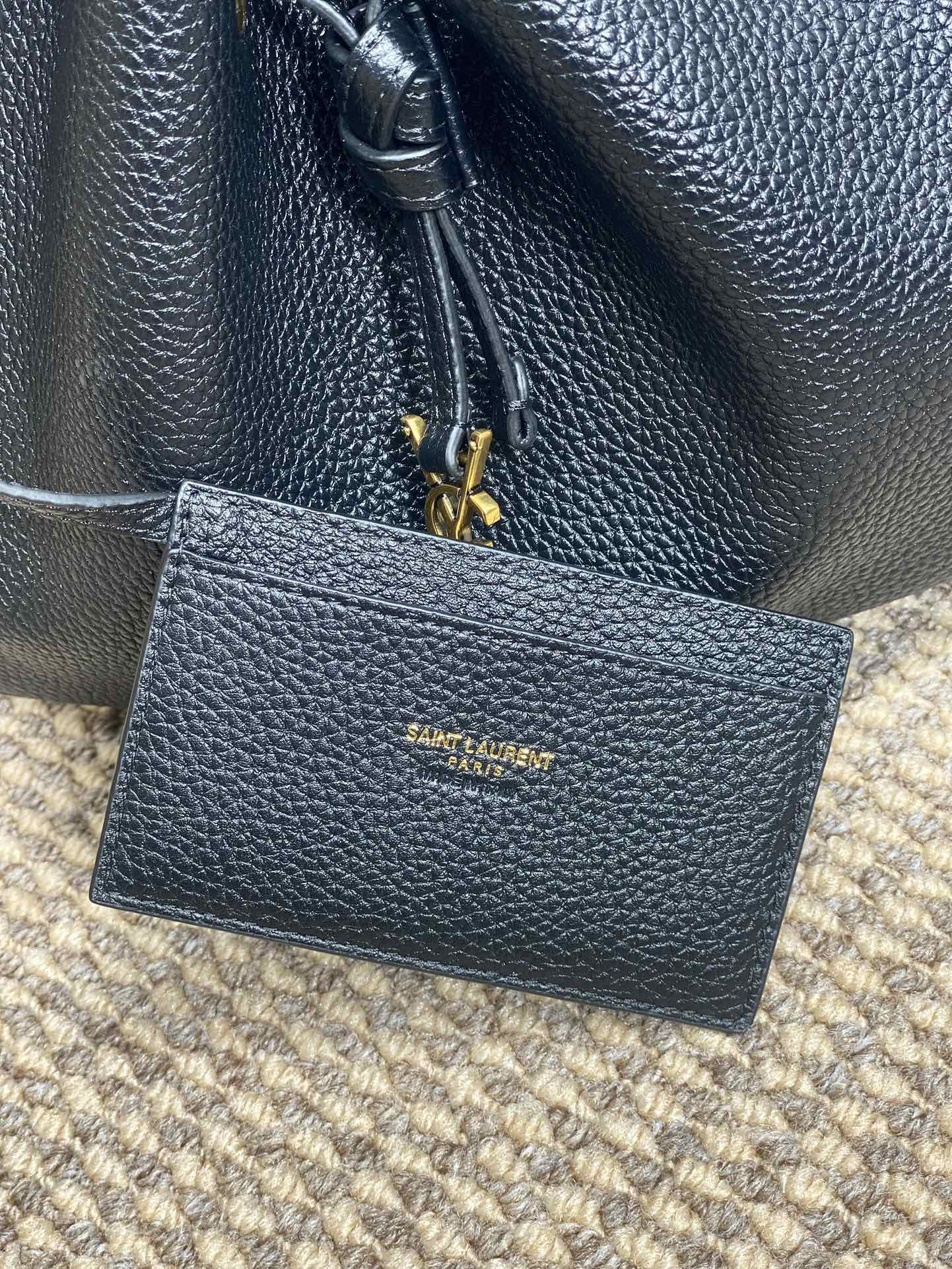 Y51 PARIS VII small hobo in grained leather 30X25X3cm