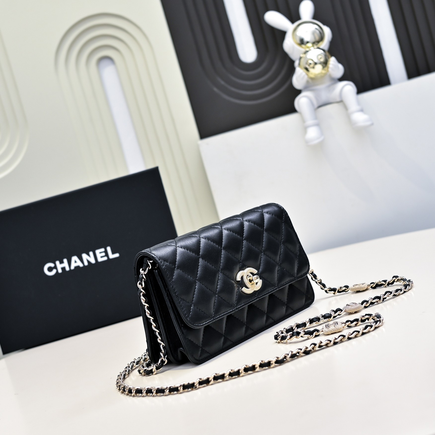 Ch**el Clutch with Chain 11x18.5x6cm