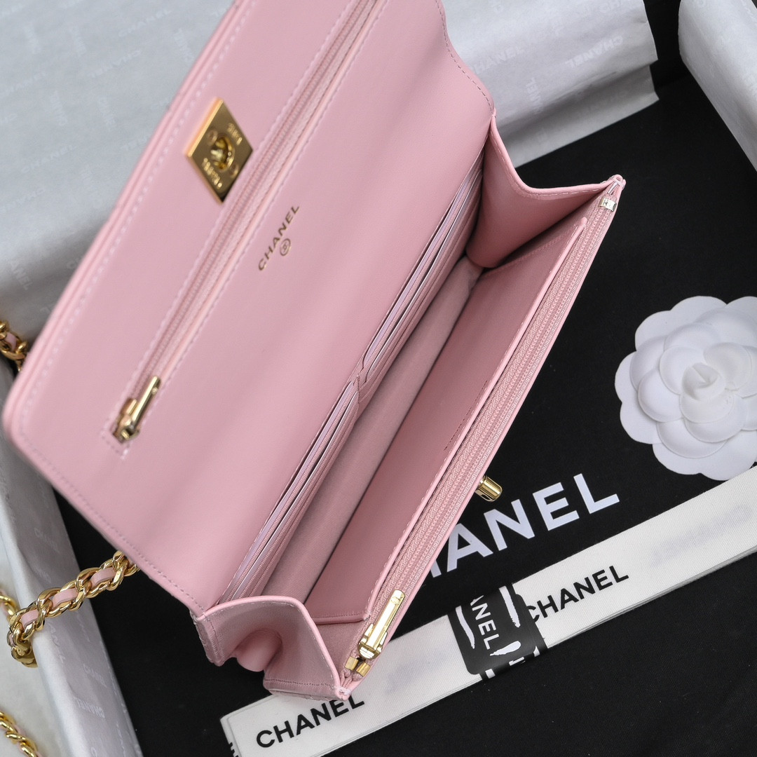 Ch**el Clutch With Chain 19cm