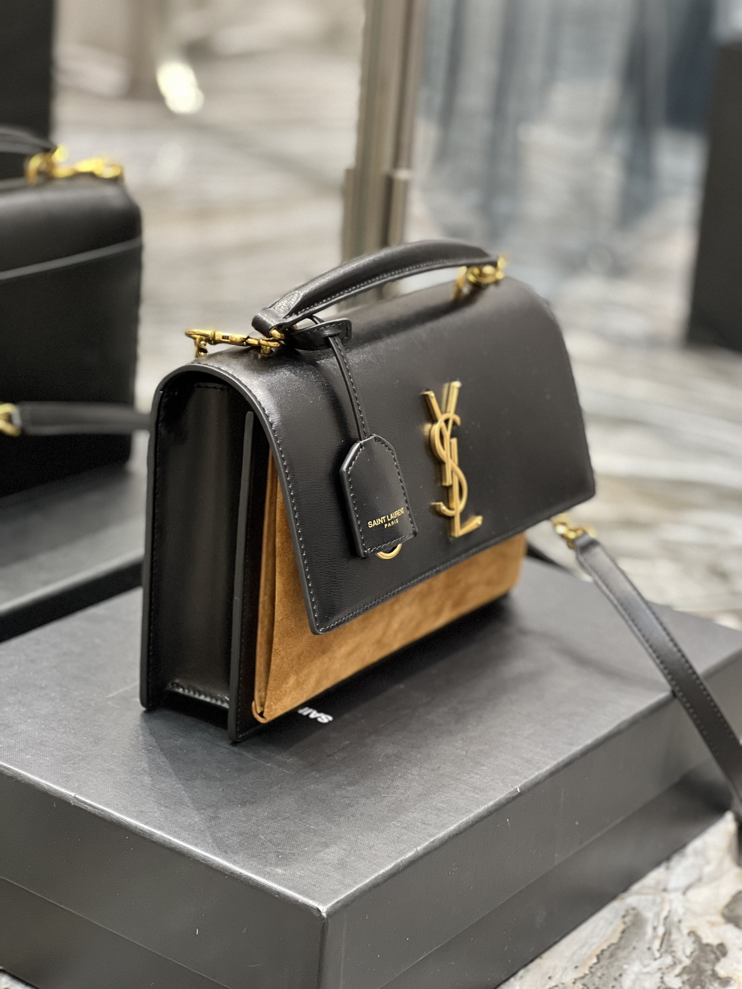 Y51 Sunset medium in smooth leather 25x18x5cm