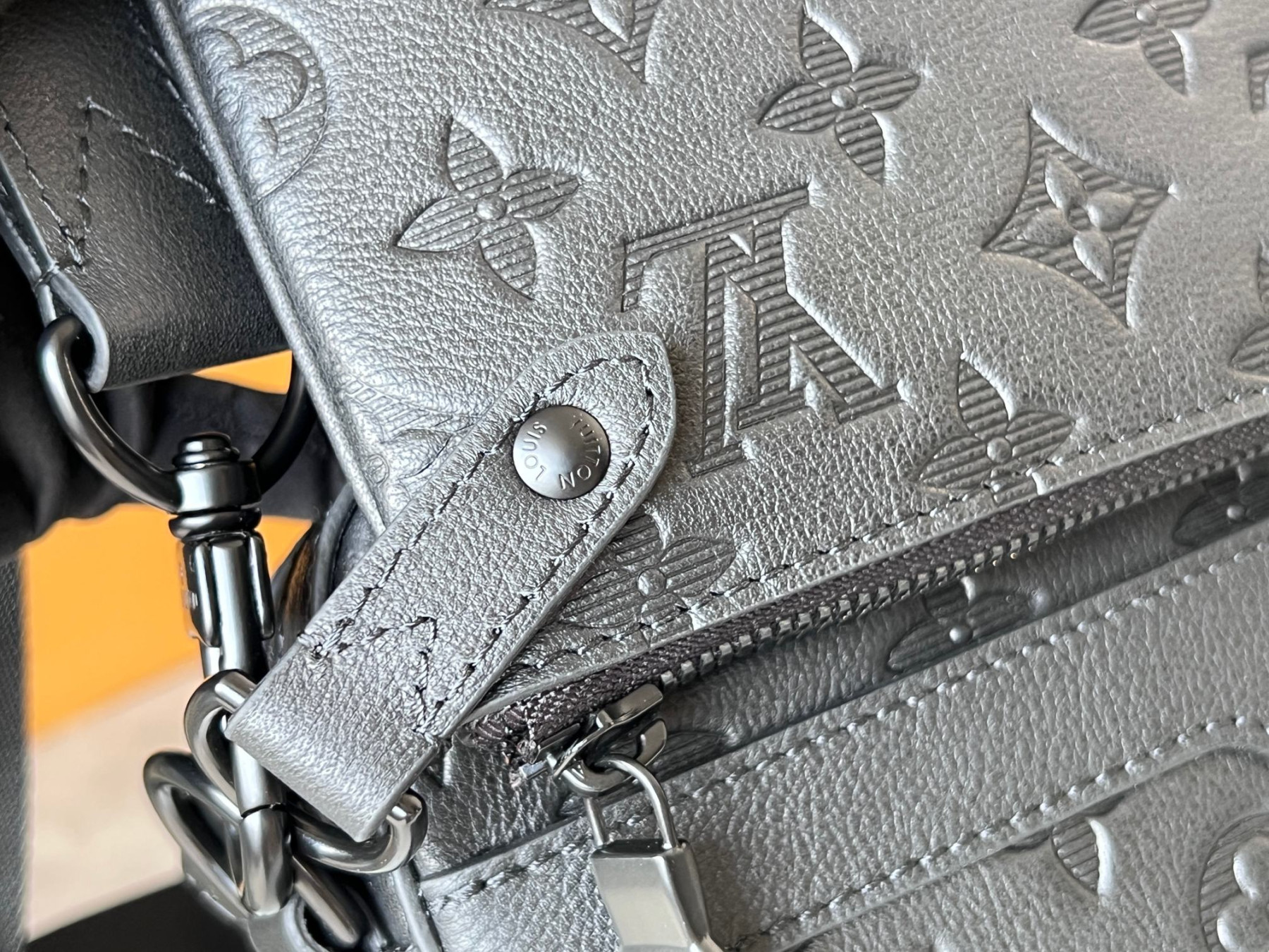 LV Trio Messenger M46602 25x18.5x7cm