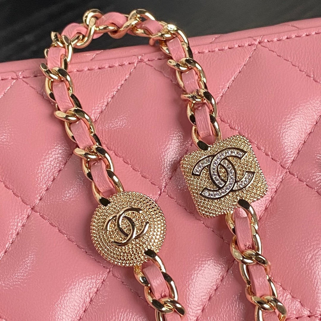 Ch**el Vanity With Chain  9.5x17x8cm