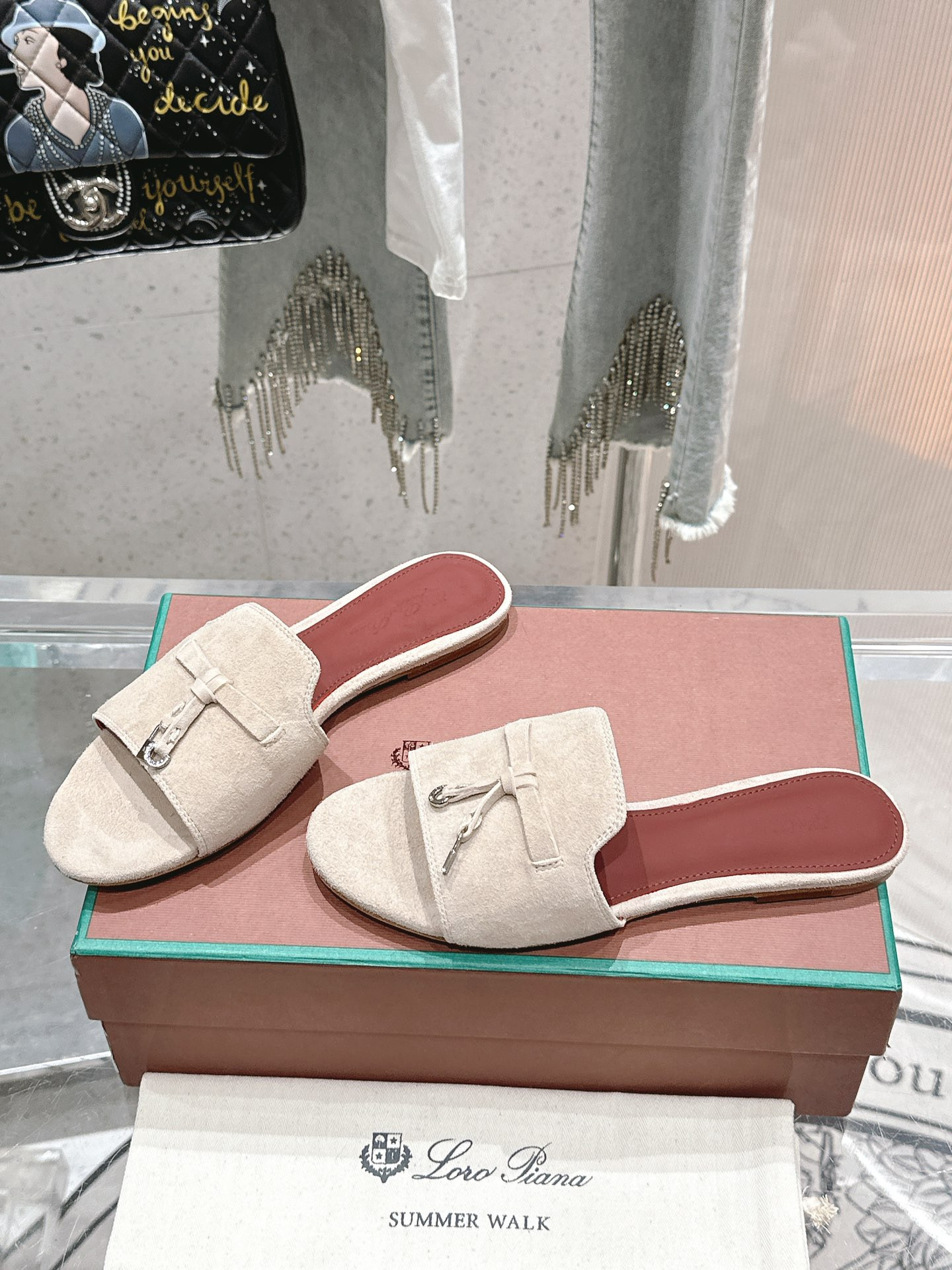 UA L0r0 P1ana Summer Charms Sandal