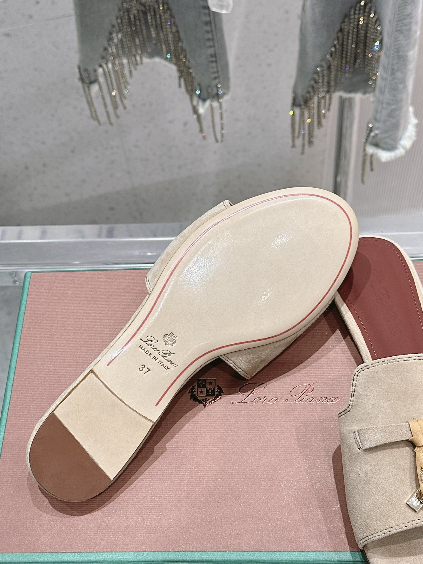 UA L0r0 P1ana Summer Charms Sandal