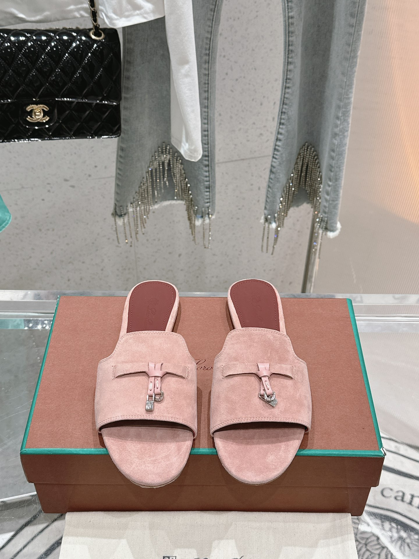 UA L0r0 P1ana Summer Charms Sandal