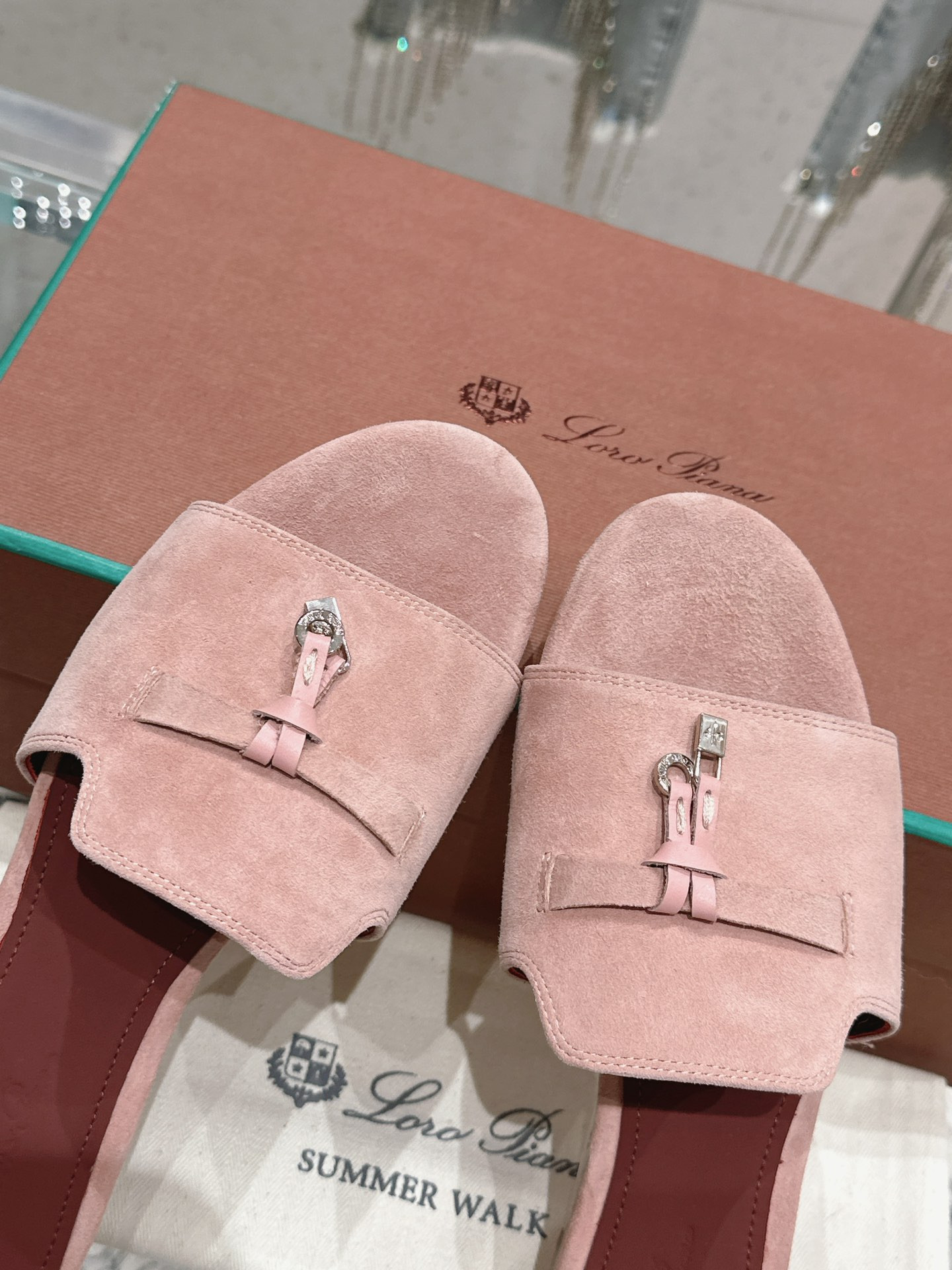 UA L0r0 P1ana Summer Charms Sandal