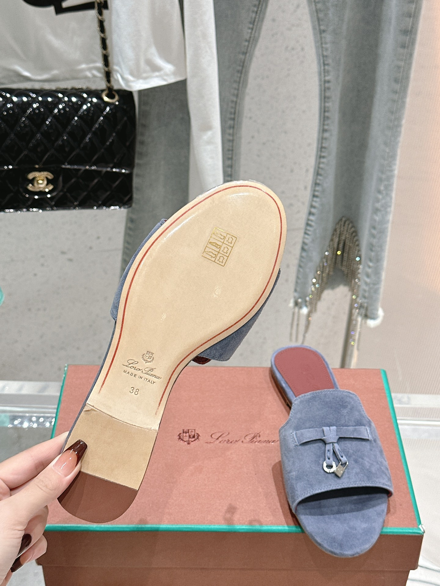UA L0r0 P1ana Summer Charms Sandal