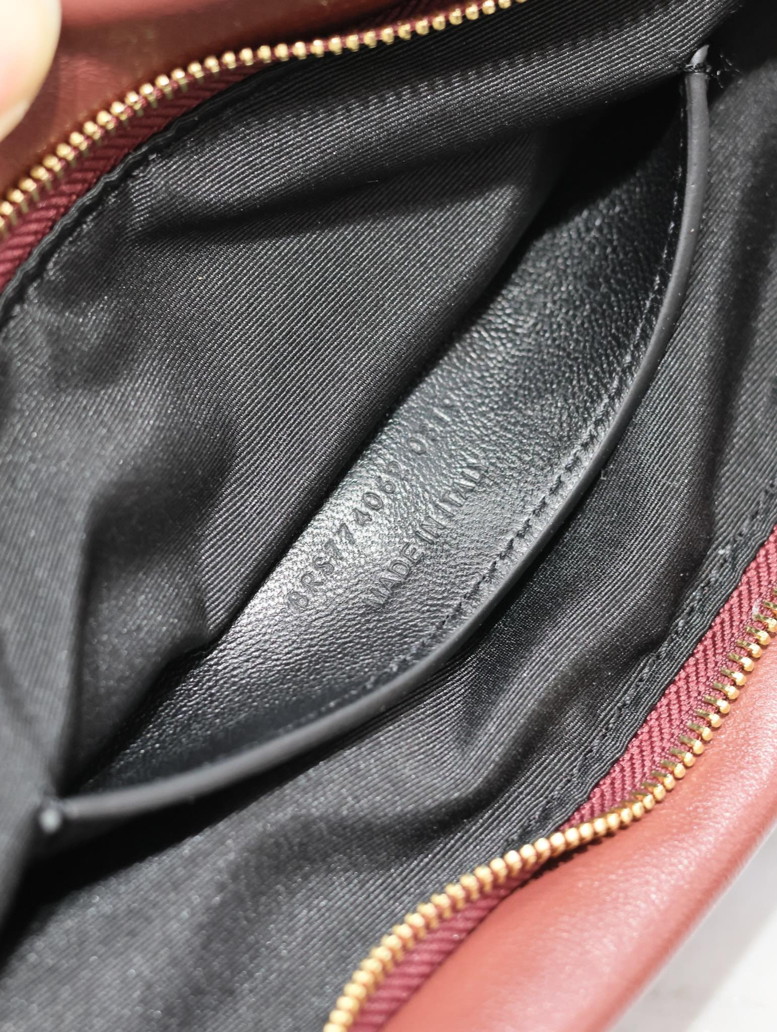 Y51 calypso long pouch in lambskin 30 x 15 x 3.5 cm