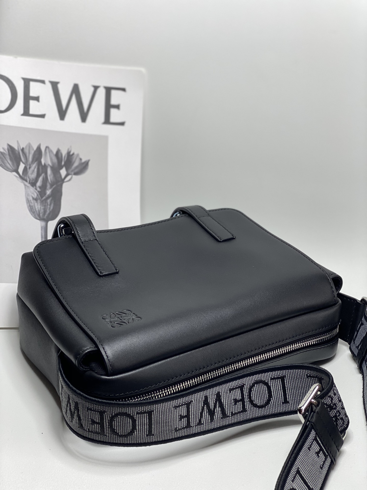 L0ew* XS Military messenger bag in S*pple smooth calfskin and jacquard 18x23x9cm