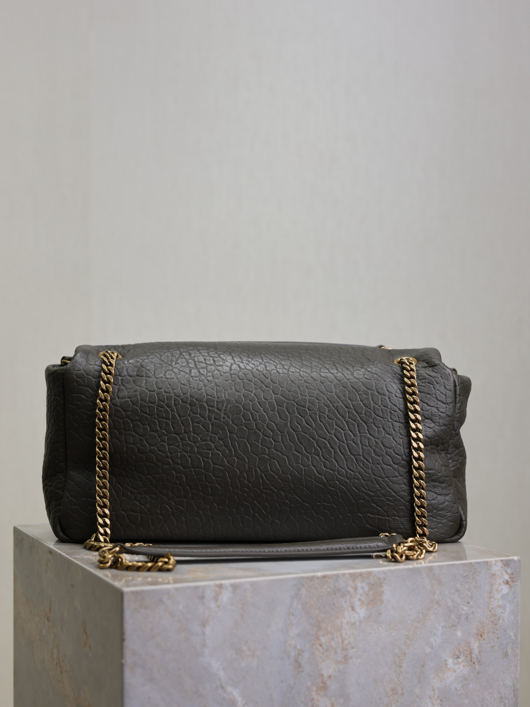 Y51 CALYPSO medium in grained lambskin 800916 30x15x7.5cm