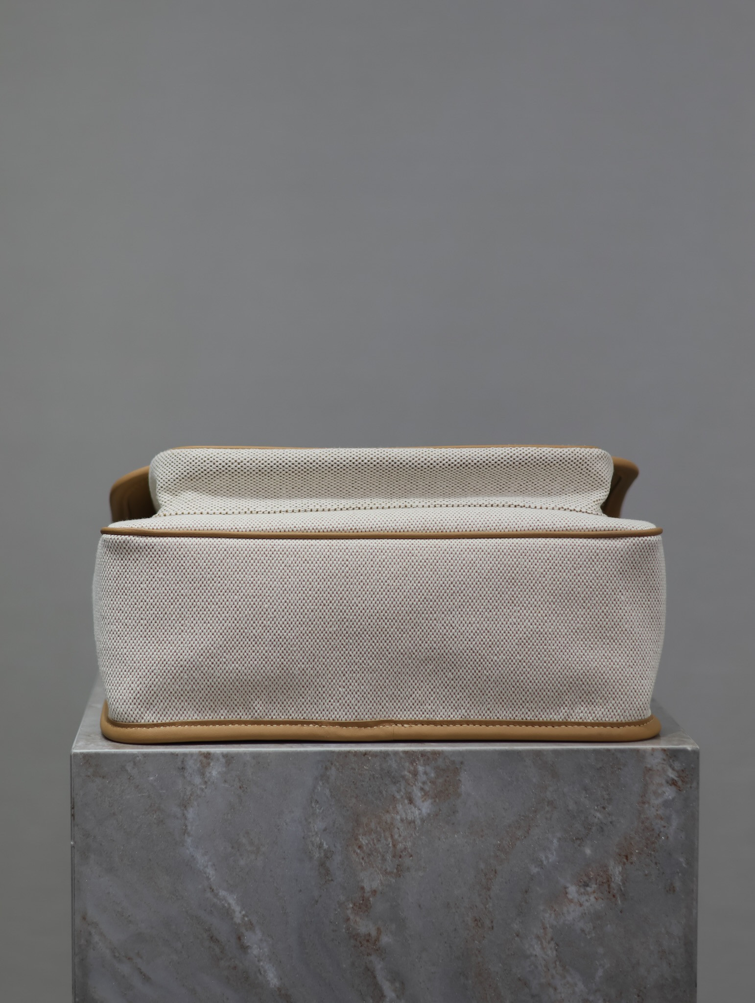 Y51 NIKI MEDIUM IN Calfskin Cotton and Linen 28x20x8.5cm