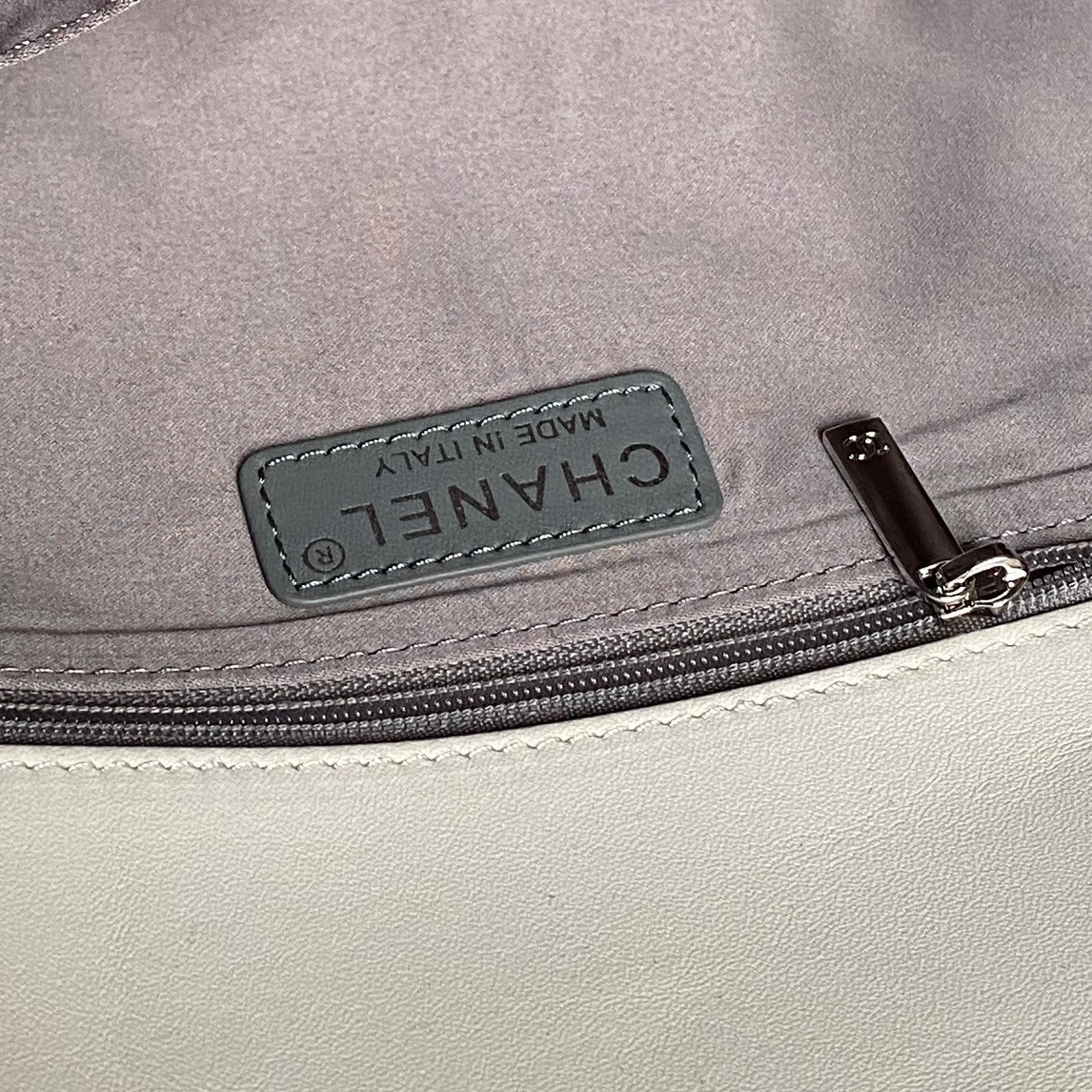 Ch**el Vintage Graffiti Tote Airport Bag 36x24x12cm