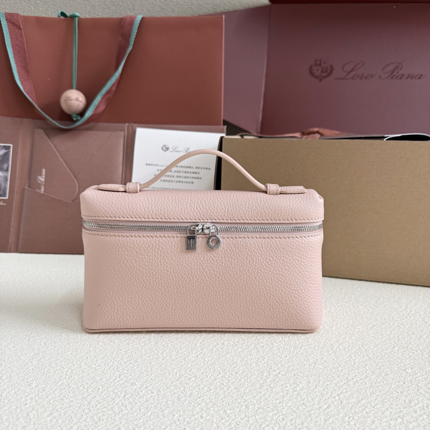 L0r0 P1ana Extra Pocket L19 11 x 19 x 6.5 cm