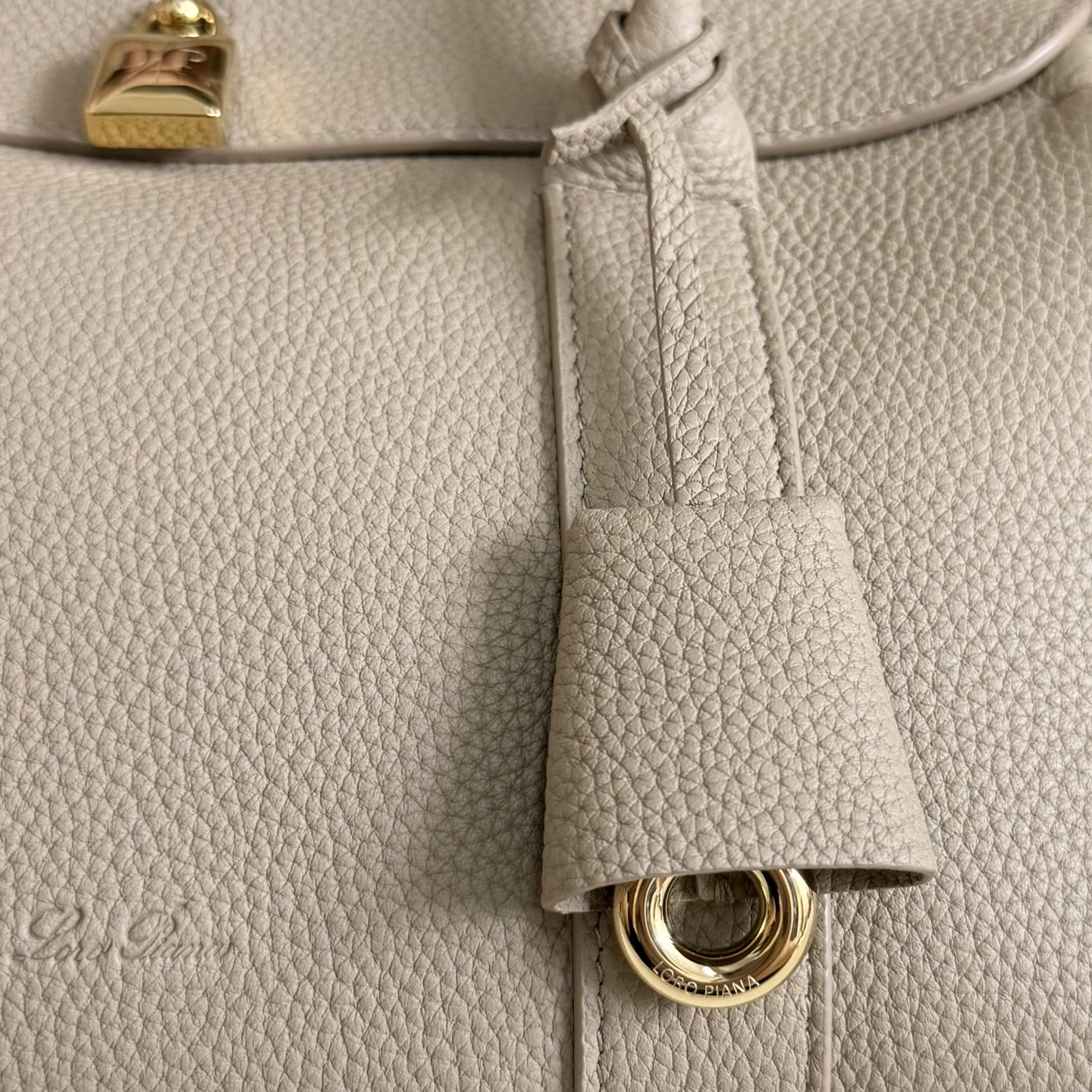 L0r0 P1ana Loom L25 Calfskin 25x18x12.5cm