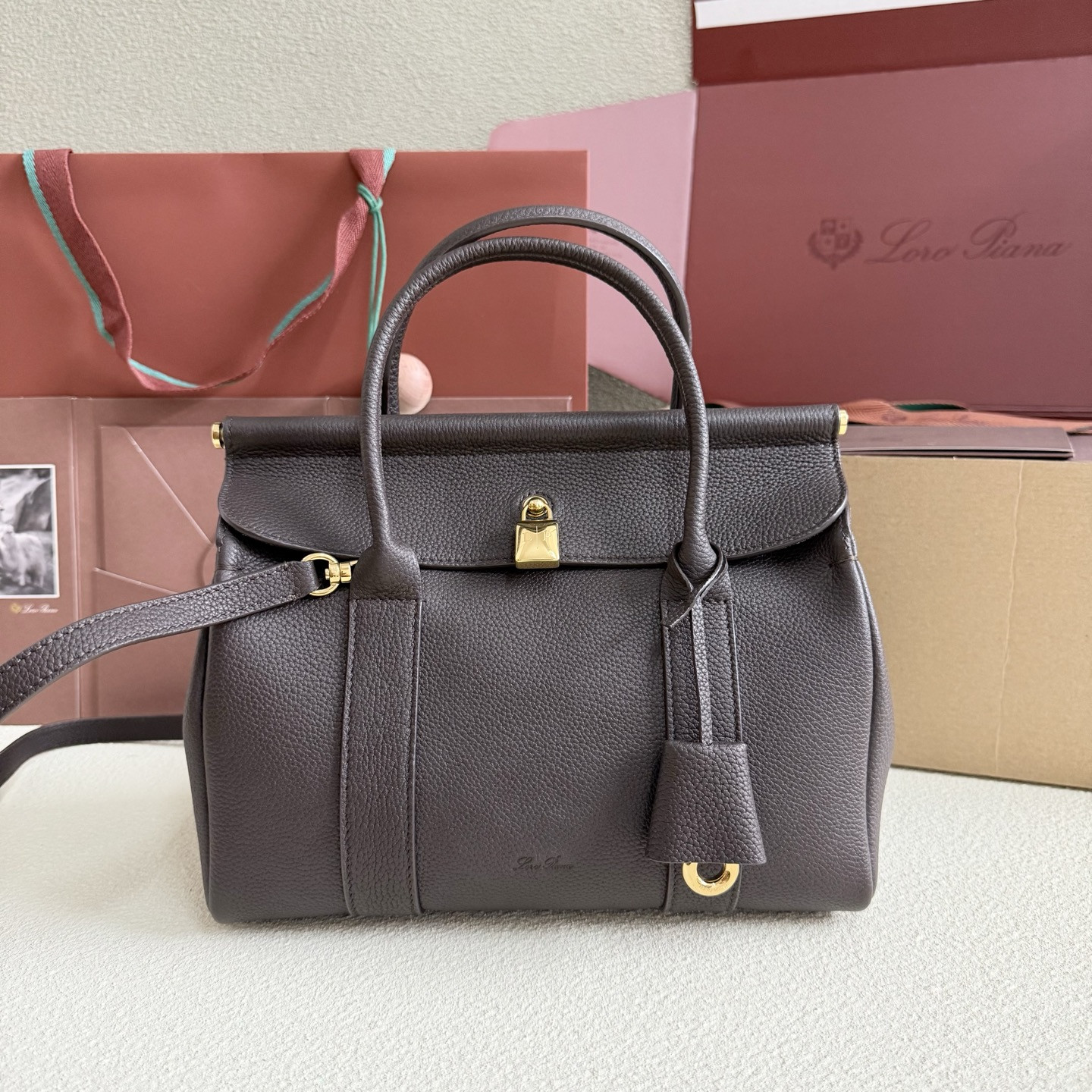 L0r0 P1ana Loom L25 Calfskin 25x18x12.5cm