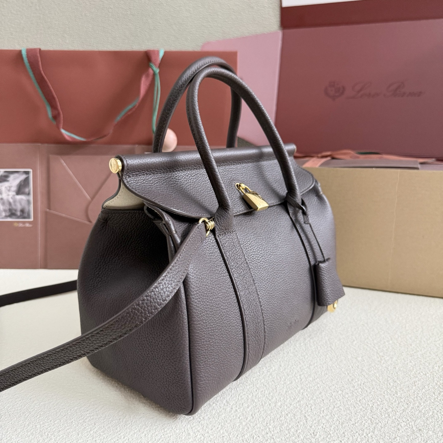 L0r0 P1ana Loom L25 Calfskin 25x18x12.5cm
