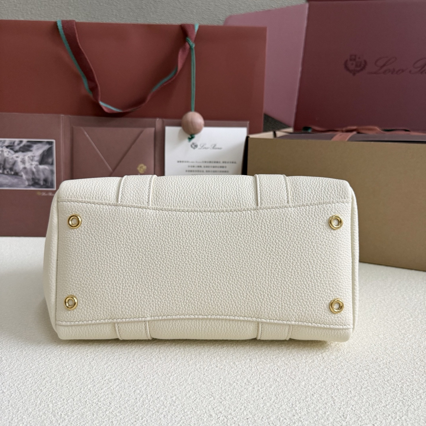 L0r0 P1ana Loom L25 Calfskin 25x18x12.5cm