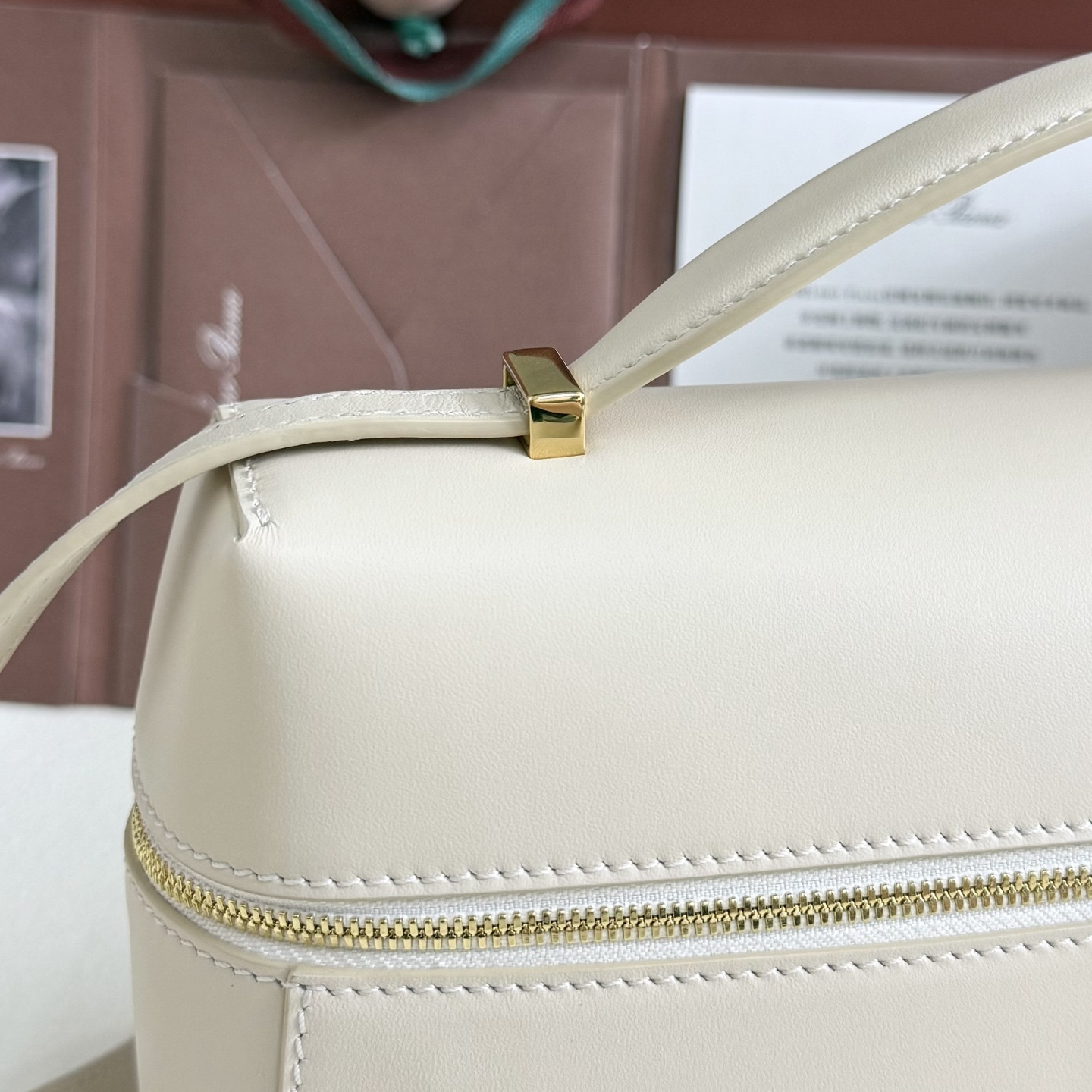 L0r0 P1ana Extra Pocket L27 Calfskin 16x27x10cm