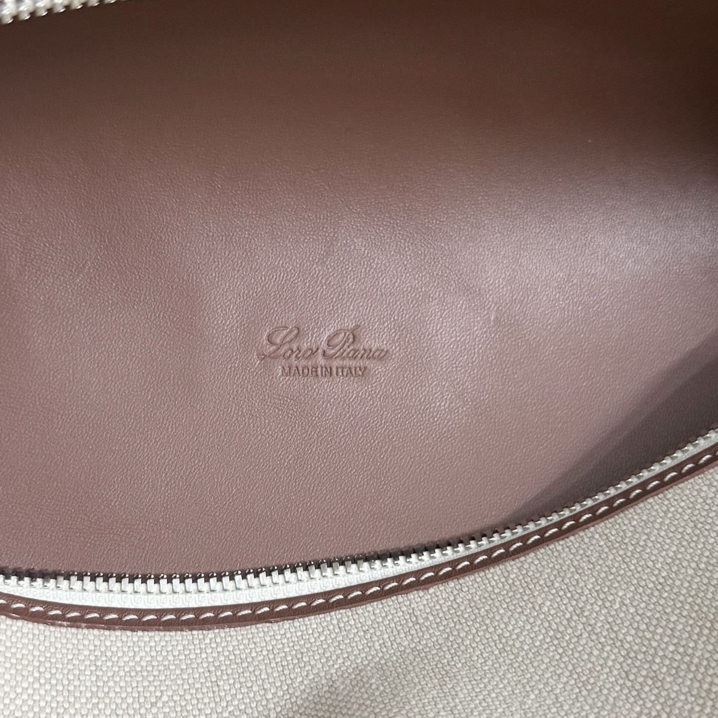 L0r0 P1ana Extra pouch L29 29x18x5cm