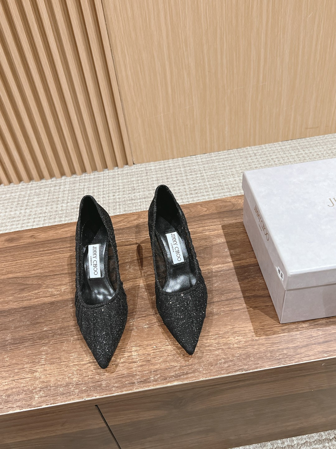 UA J1m*y Ch00 Pumps
