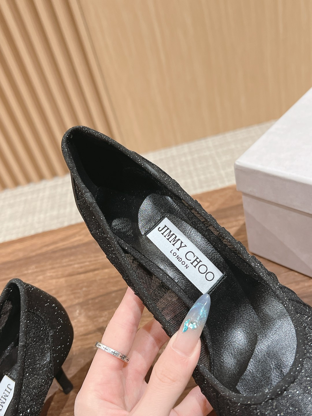 UA J1m*y Ch00 Pumps