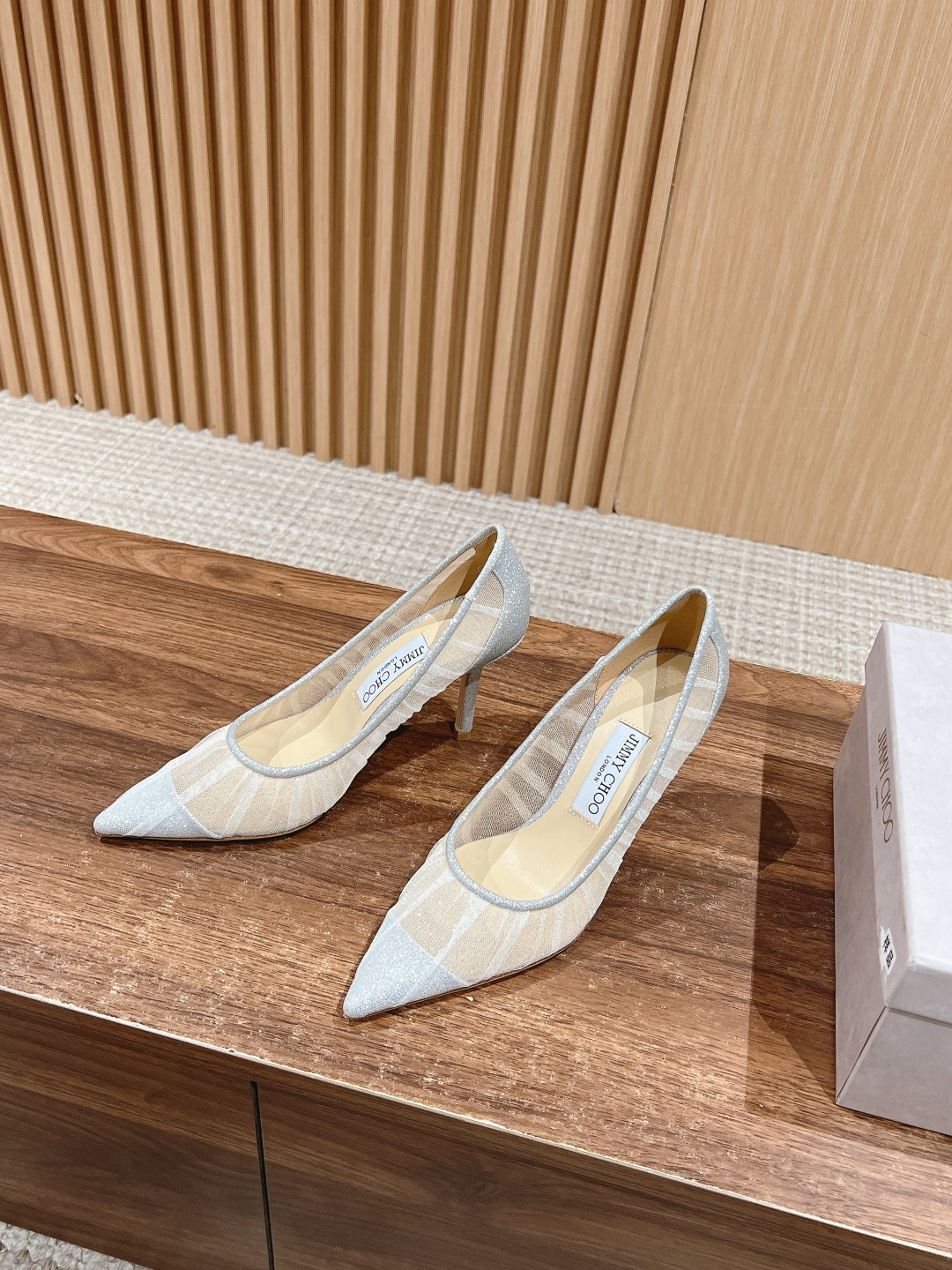 UA J1m*y Ch00 Pumps
