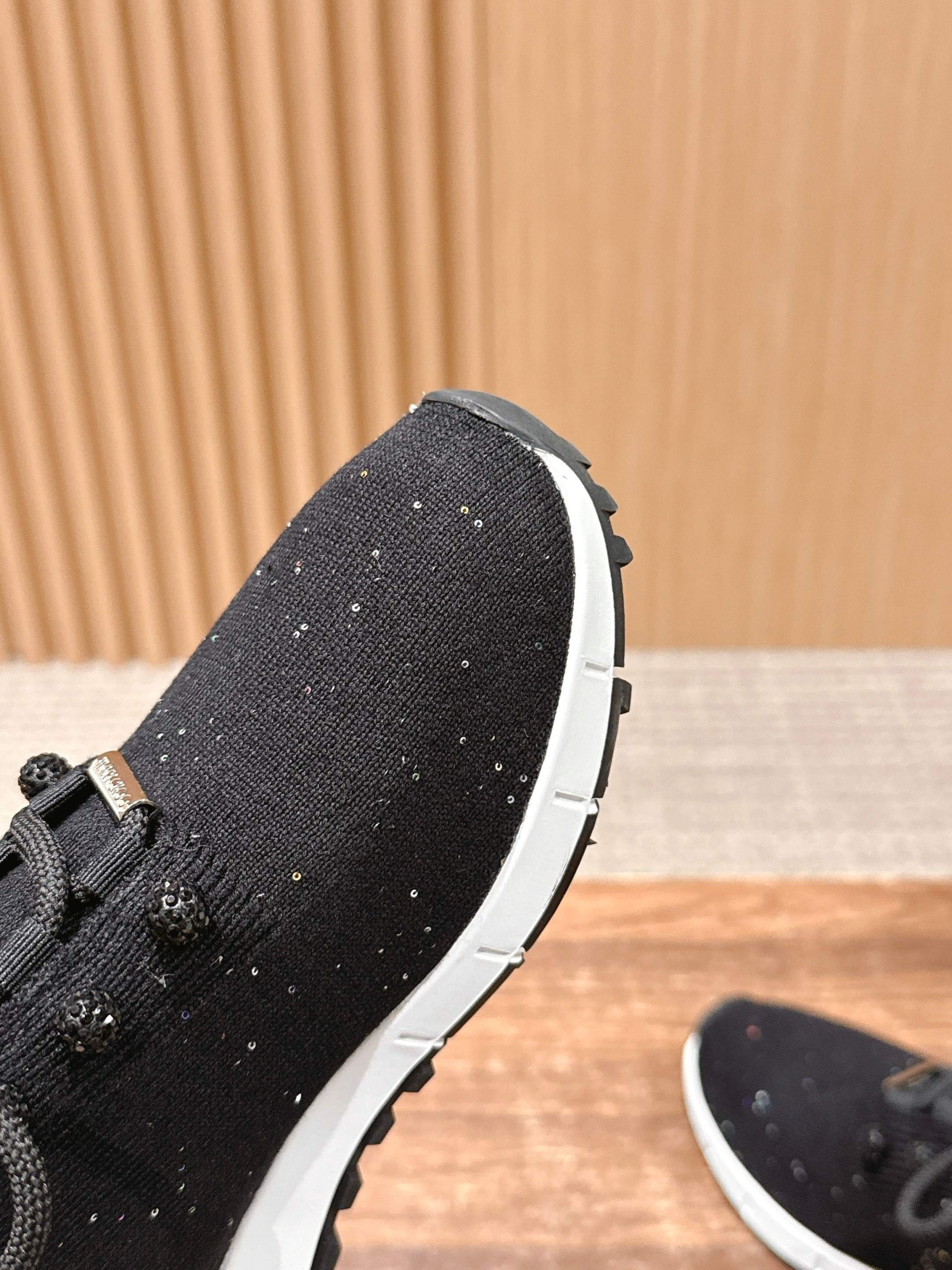 UA J1m*y Ch00 Casual Sneakers