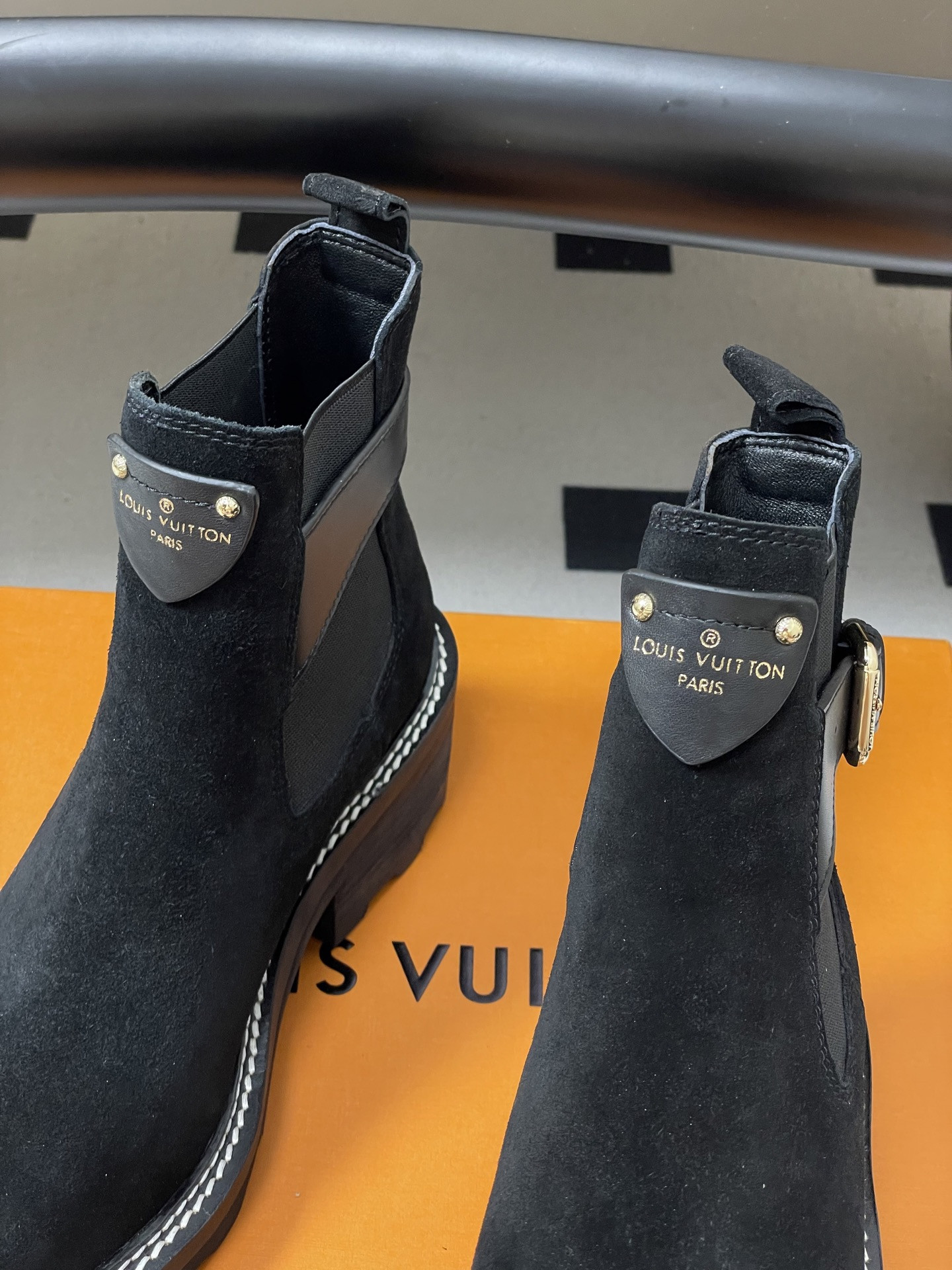 UA LV BEAUBOURG Ankle Boots