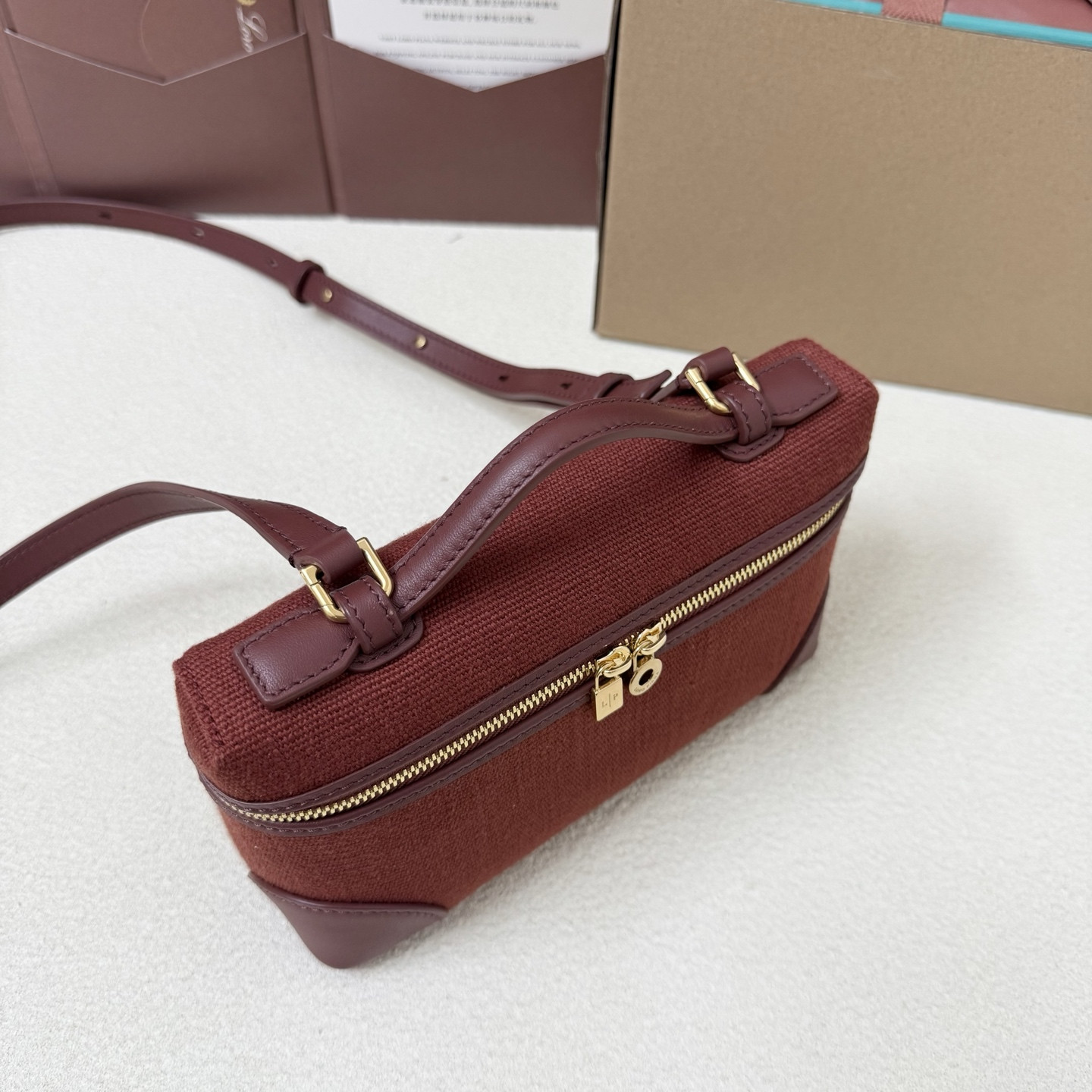 L0r0 P1ana Extra Pocket L19 11 x 19 x 6.5 cm
