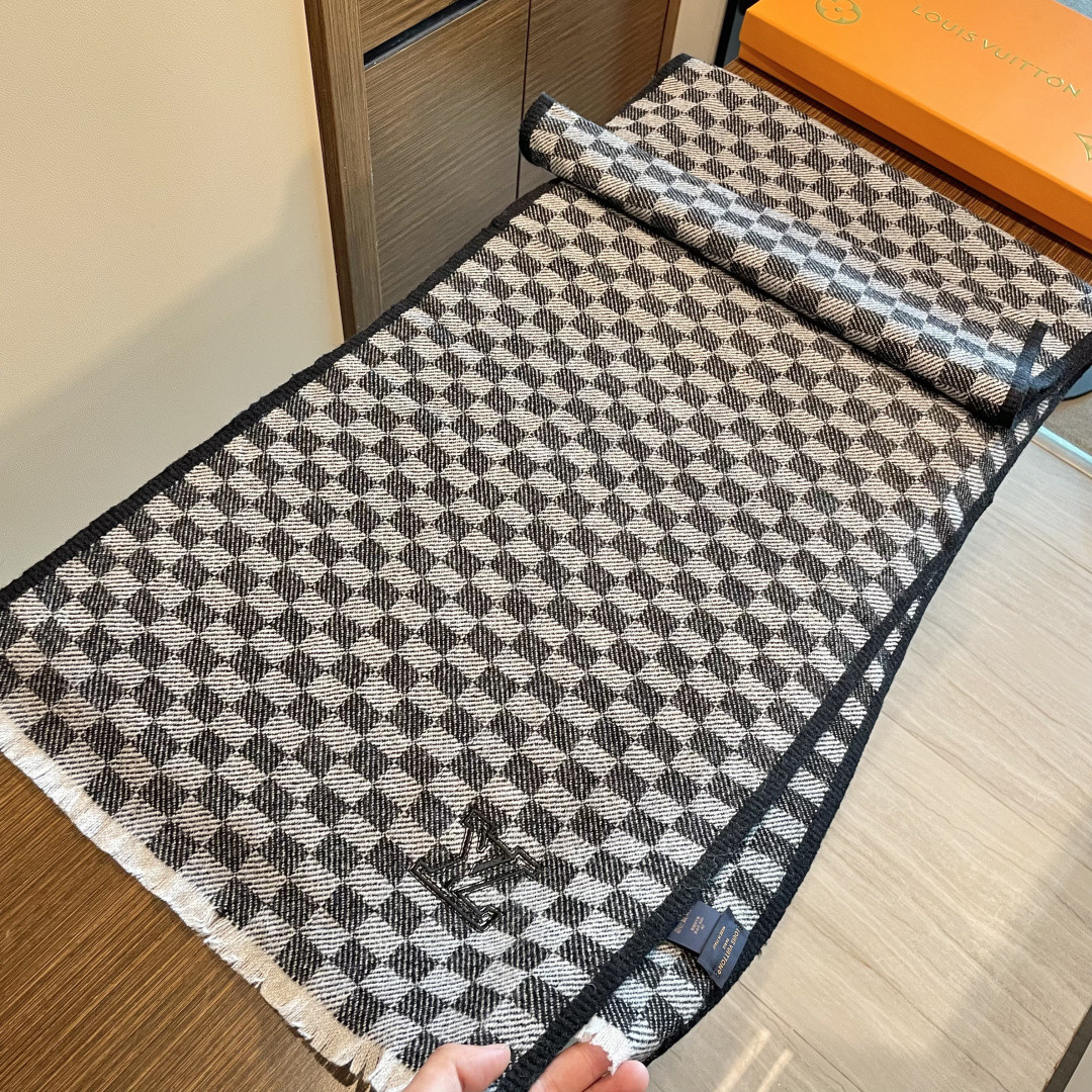 L0vis Vvtt0n Checkered scarf 35x200cm 100% cashmere