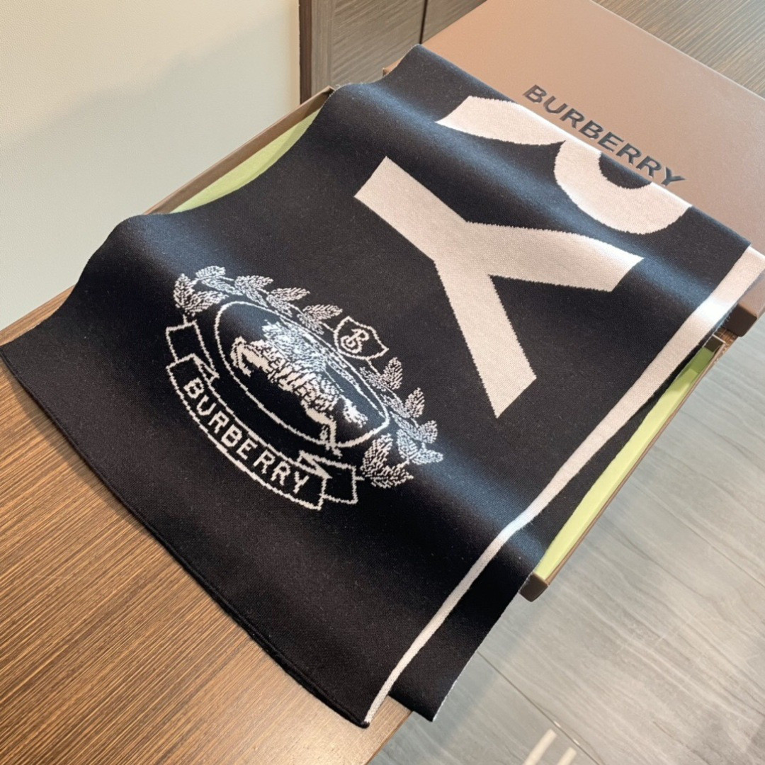 Bv*b*rry scarf 32x200cm