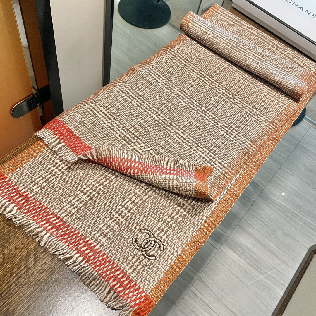 Ch**el scarf 38x200cm 100% wool