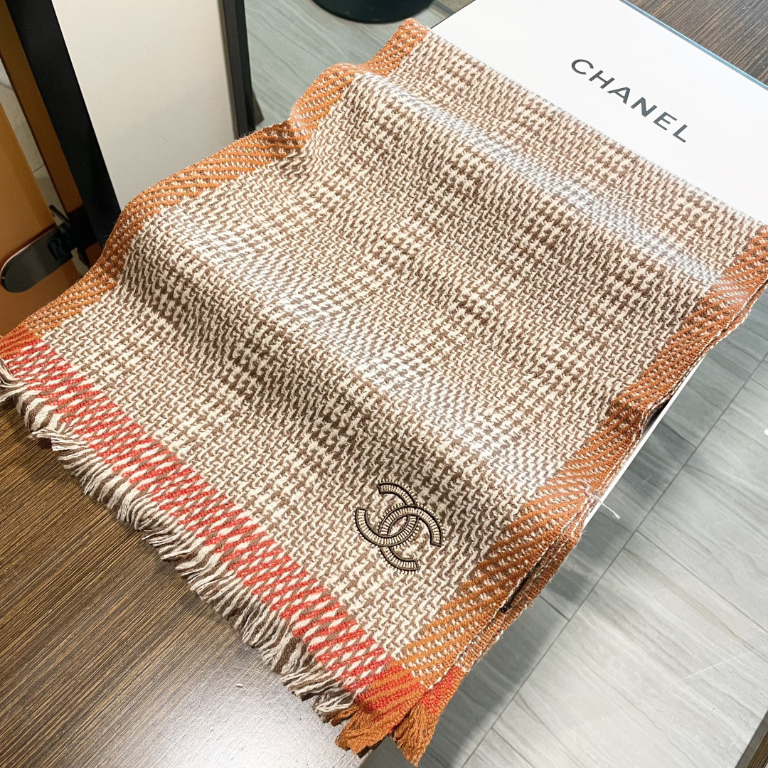 Ch**el scarf 38x200cm 100% wool